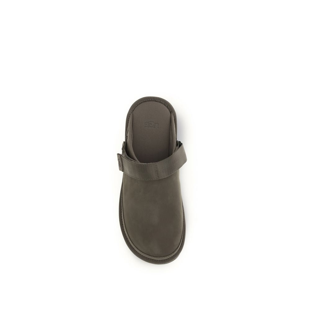 حذاء UGG بني اللون من جلد العجل، طراز Bos Taurus، مفتوح من الخلف