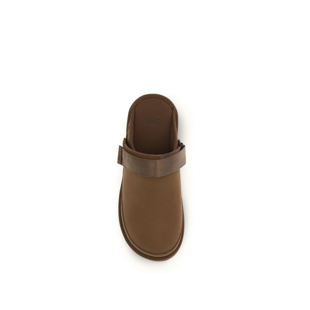 حذاء UGG بني اللون من جلد العجل، طراز Bos Taurus، مفتوح من الخلف