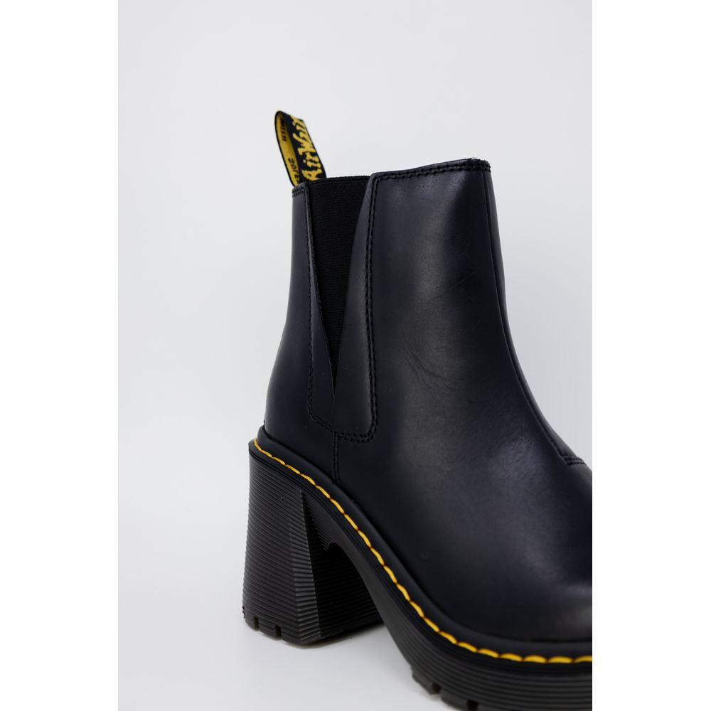 حذاء بكعب عالٍ من الجلد الأسود من Dr. Martens