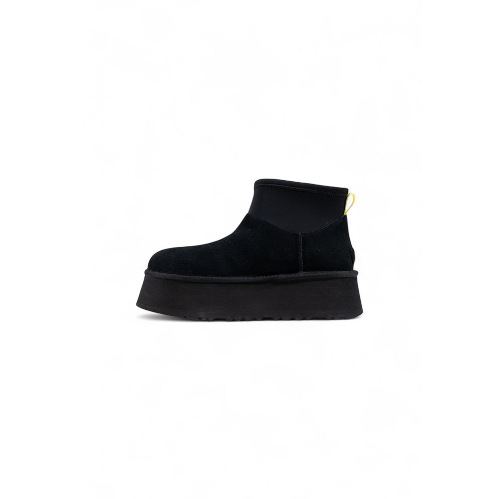 حذاء UGG أسود من جلد الغزال يصل إلى الكاحل