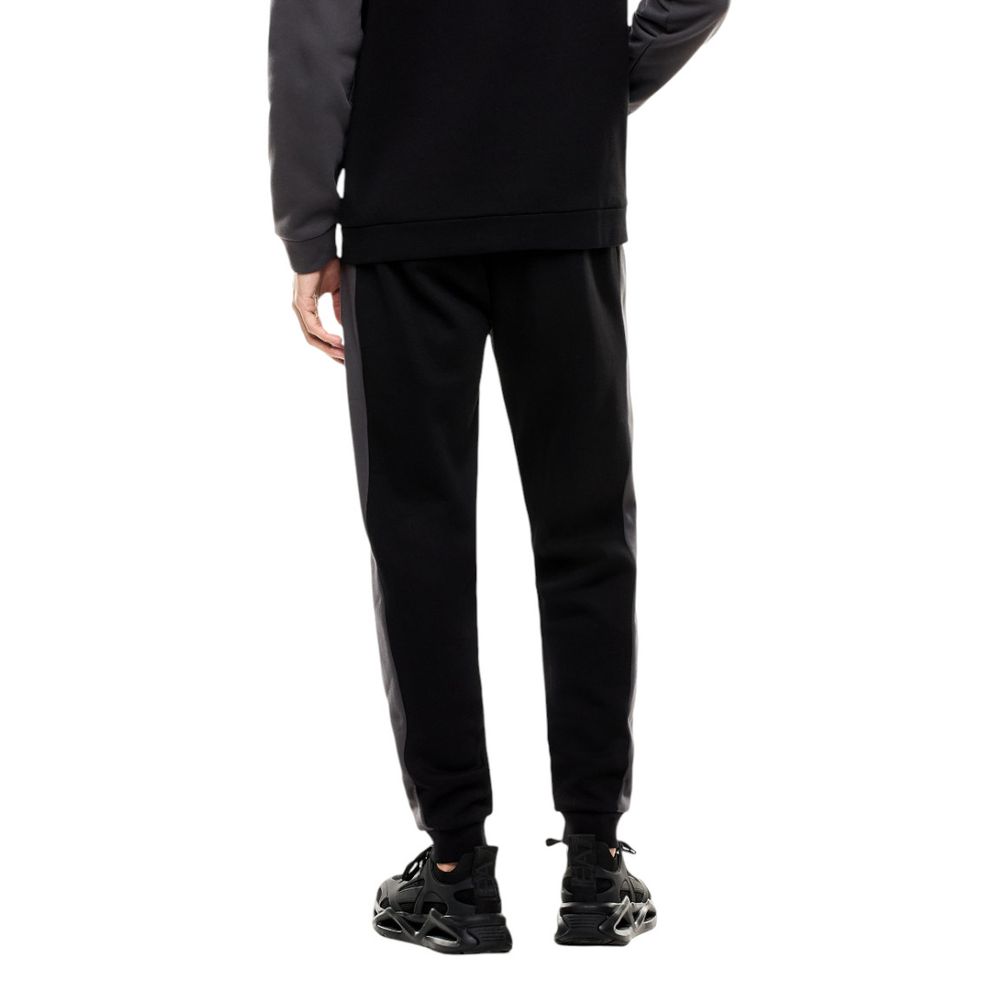 بدلة رياضية قطنية سوداء من EA7 Emporio Armani