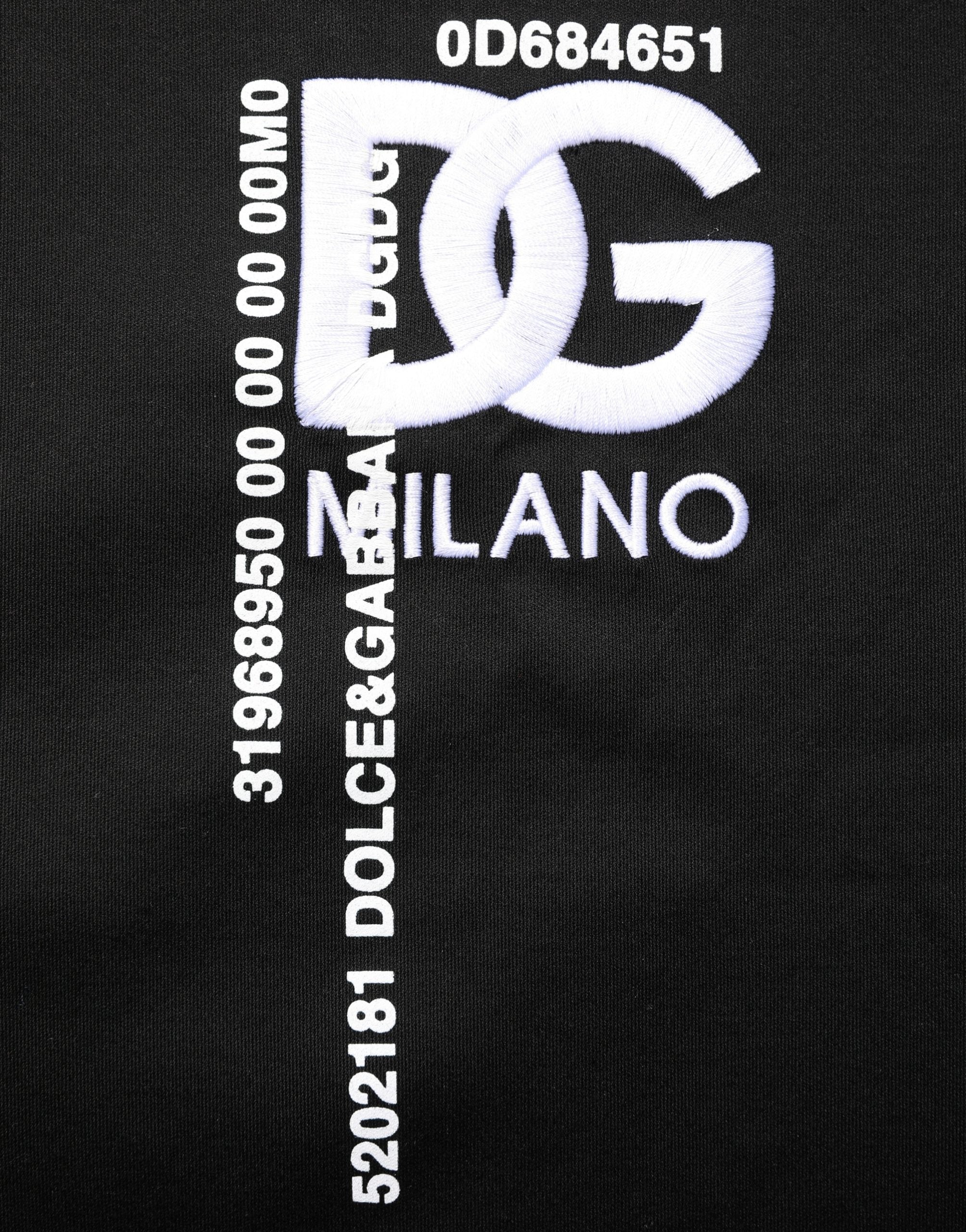 تيشيرت رجالي أسود برقبة دائرية مطرز بشعار دولتشي آند غابانا