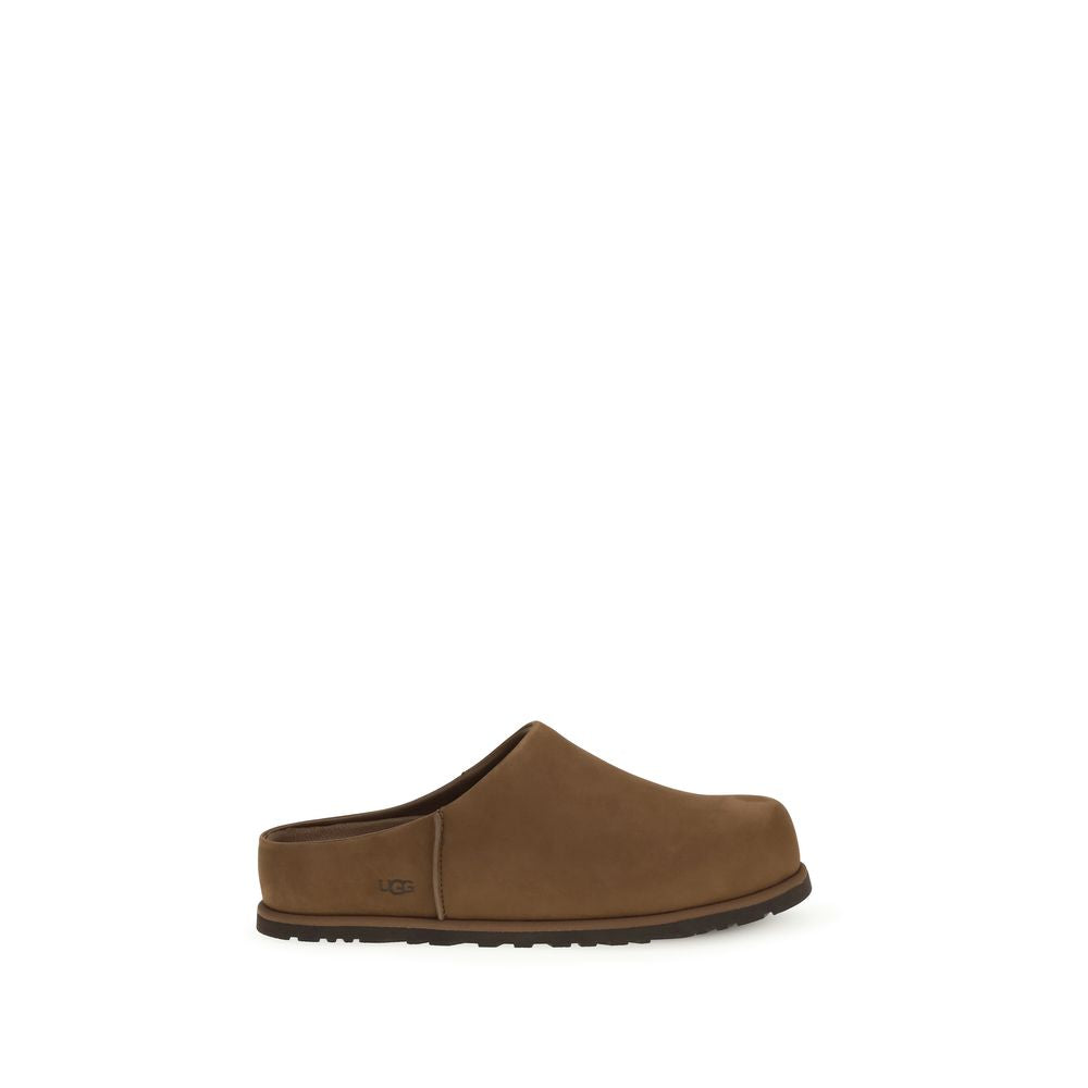 حذاء UGG بني اللون من جلد العجل، طراز Bos Taurus، مفتوح من الخلف