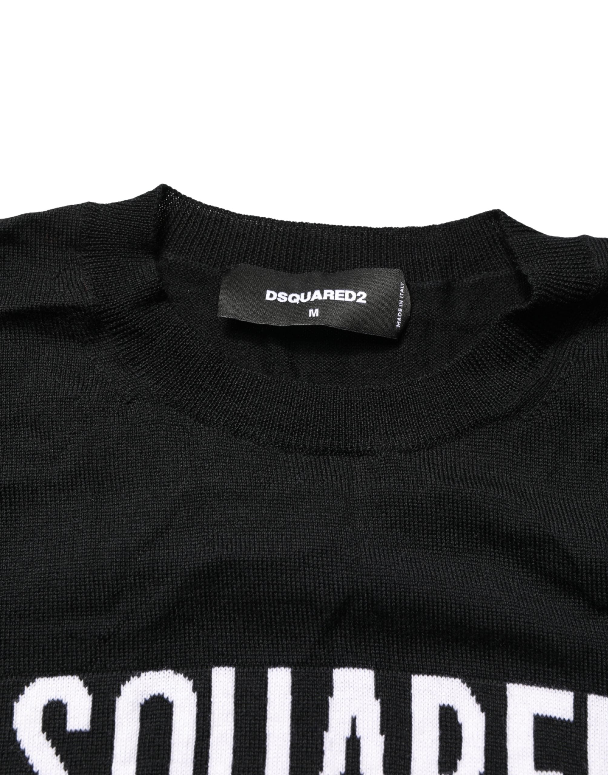 كنزة رجالي محبوكة برقبة دائرية وشعار Dsquared² باللون الأسود