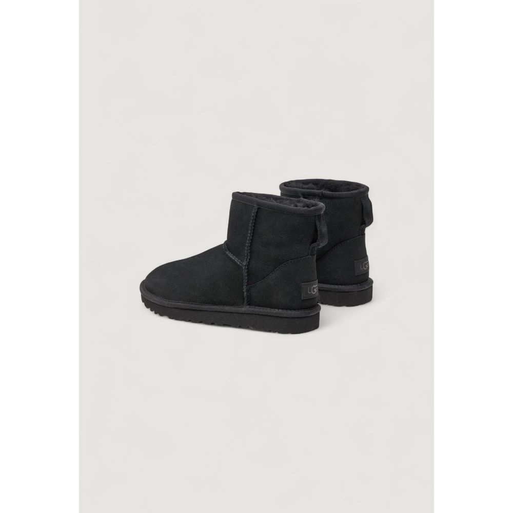 حذاء UGG أسود من جلد الغزال يصل إلى الكاحل