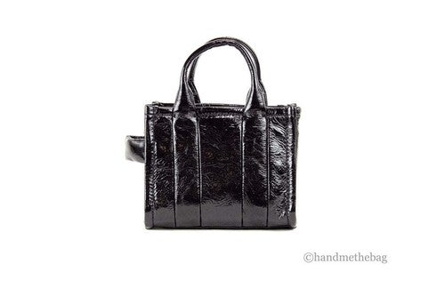 حقيبة كروس بودي مارك جاكوبس The Shiny Crinkle Micro Tote من الجلد الأسود