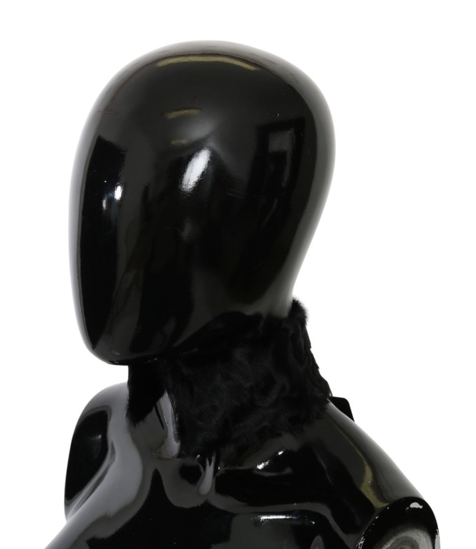 وشاح دولتشي آند غابانا الأسود المصنوع من الفرو مع طوق للرقبة من جلد الحمل