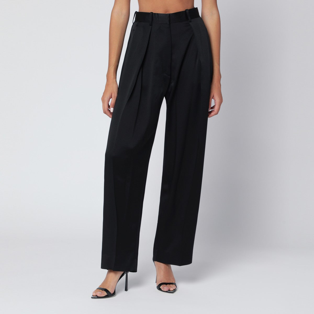 Victoria Beckham Victoria Beckham Black pleated trousers in crêpe satin