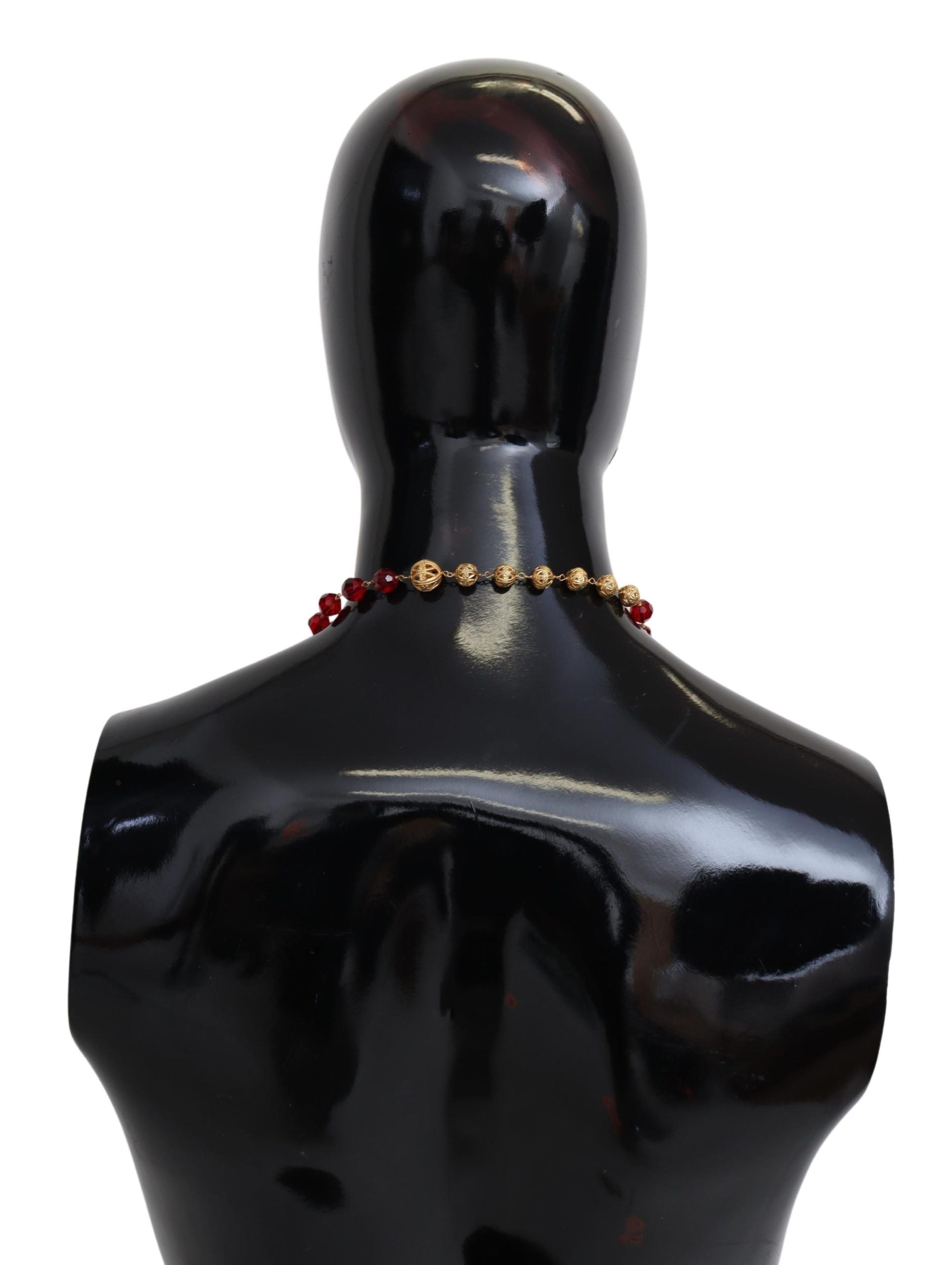 قلادة دولتشي آند غابانا الذهبية المصنوعة من النحاس الأصفر والمزينة بكريستالات حمراء