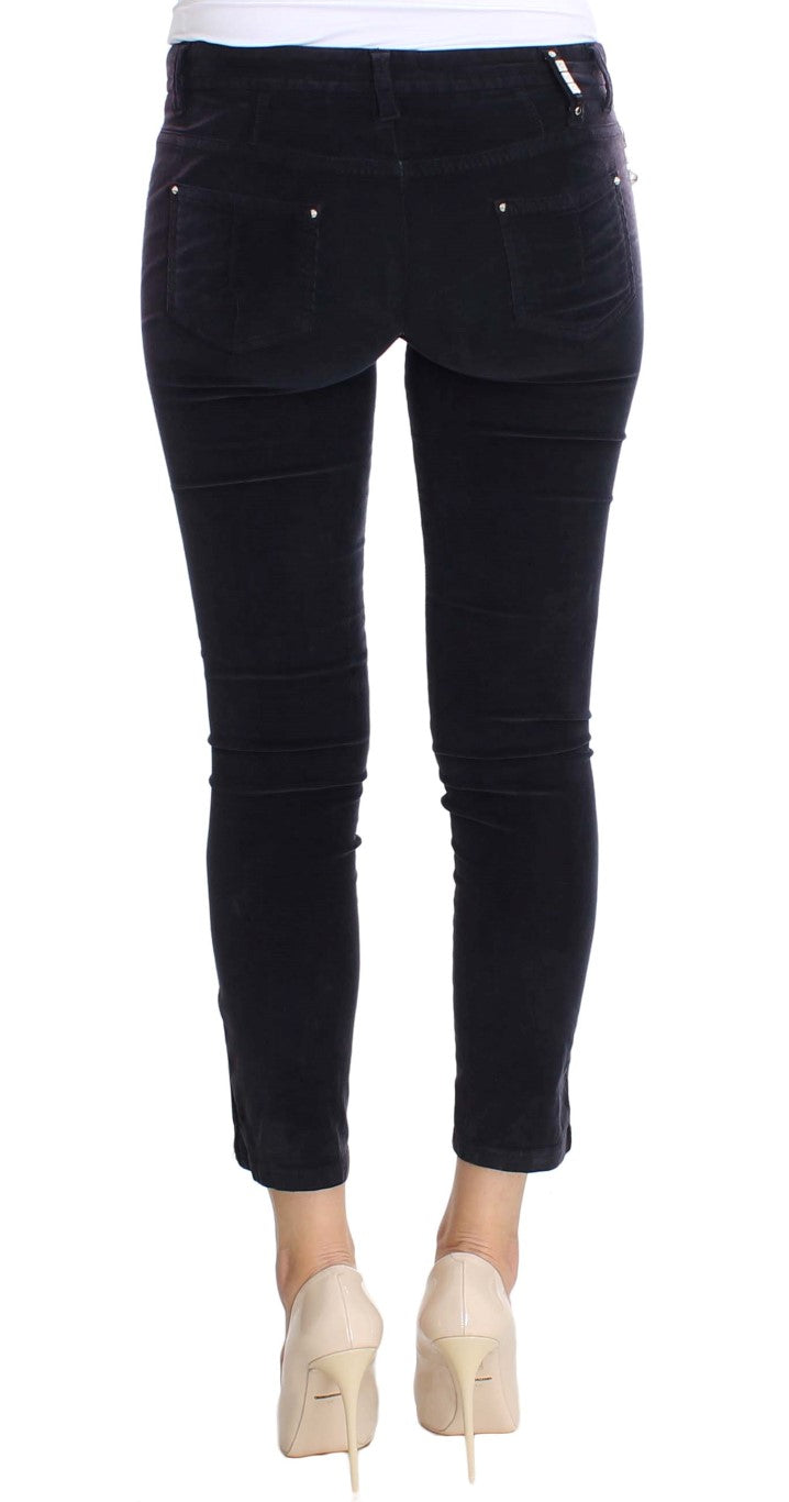 بنطال جينز قصير من قماش مخملي بنفسجي من كوستيوم ناشيونال