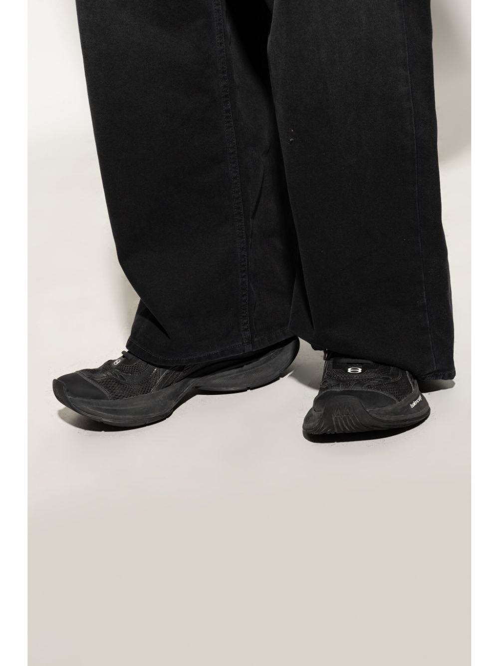 حذاء رياضي بطبعة شعار Balenciaga