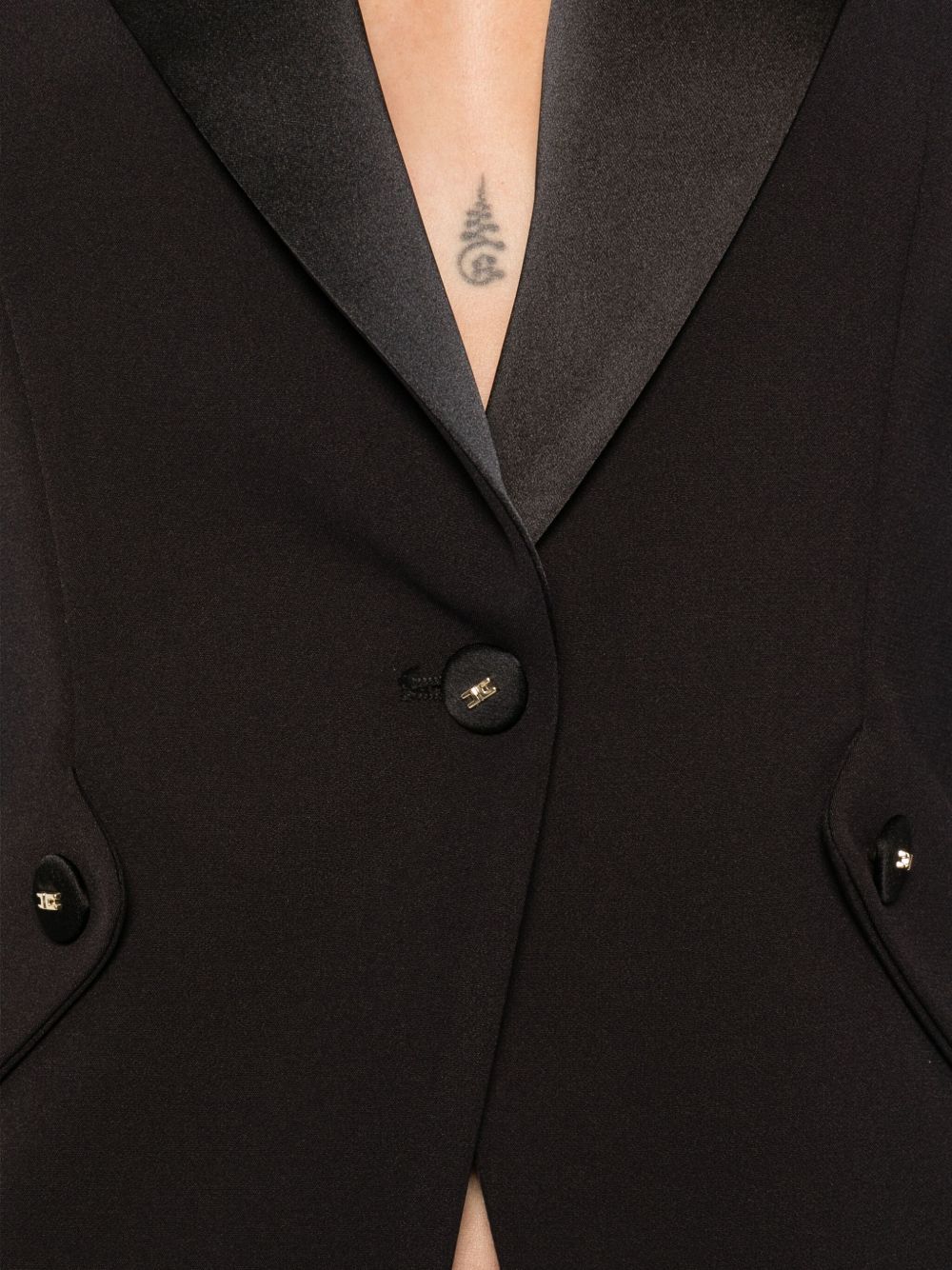 إليزابيتا فرانشي إليزابيتا فرانشي جاكيتات سوداء