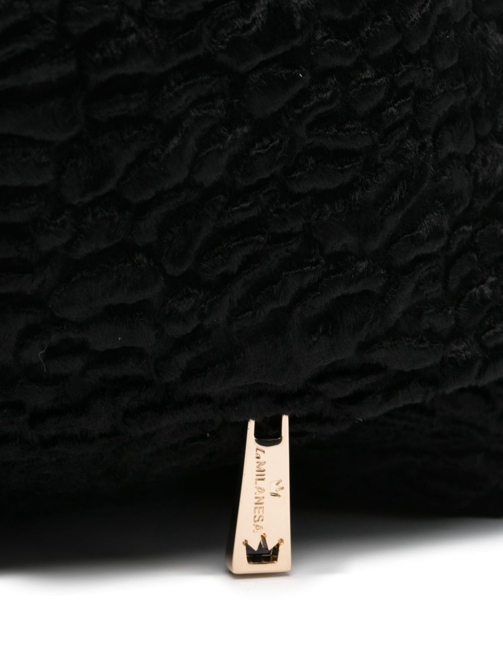La Milanesa La Milanesa Textured triangular shoulder bag