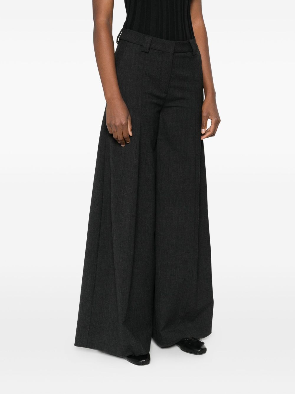 THE LATEST THE LATEST Trousers Black