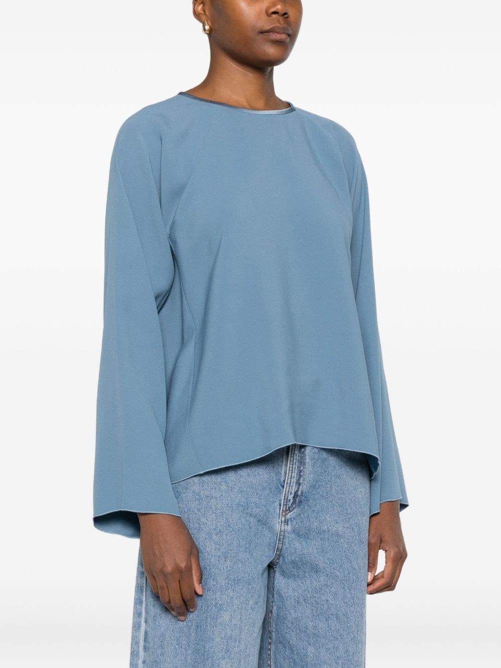 فورت فورت فورت فورت توب شفاف أزرق