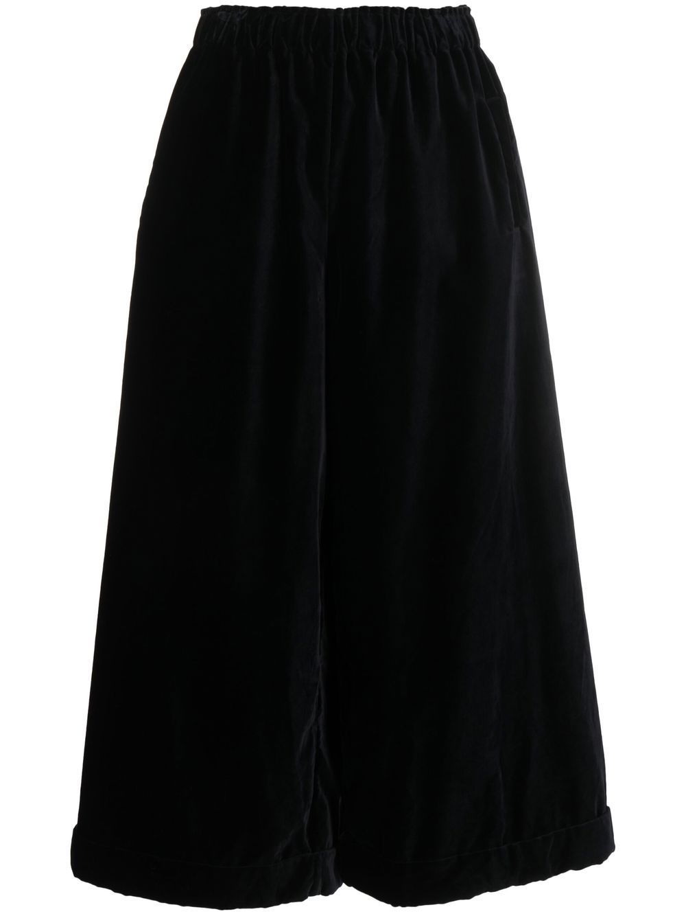 دانييلا جريجيس دانييلا جريجيس بنطلون أزرق