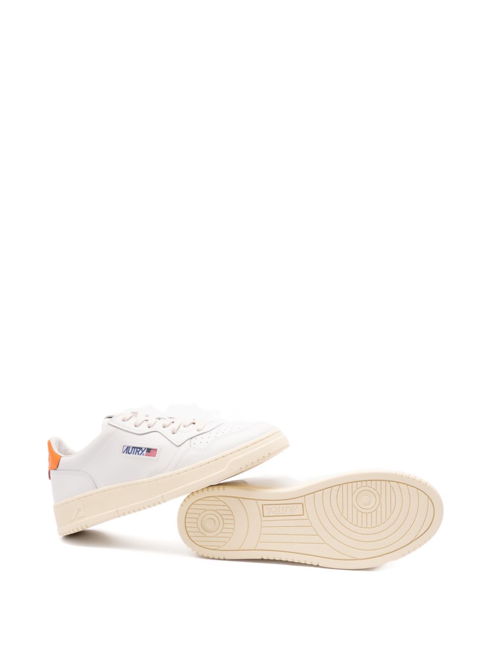 حذاء رياضي منخفض MEDALIST من Autry باللون الأبيض والبرتقالي الخرماني من الجلد