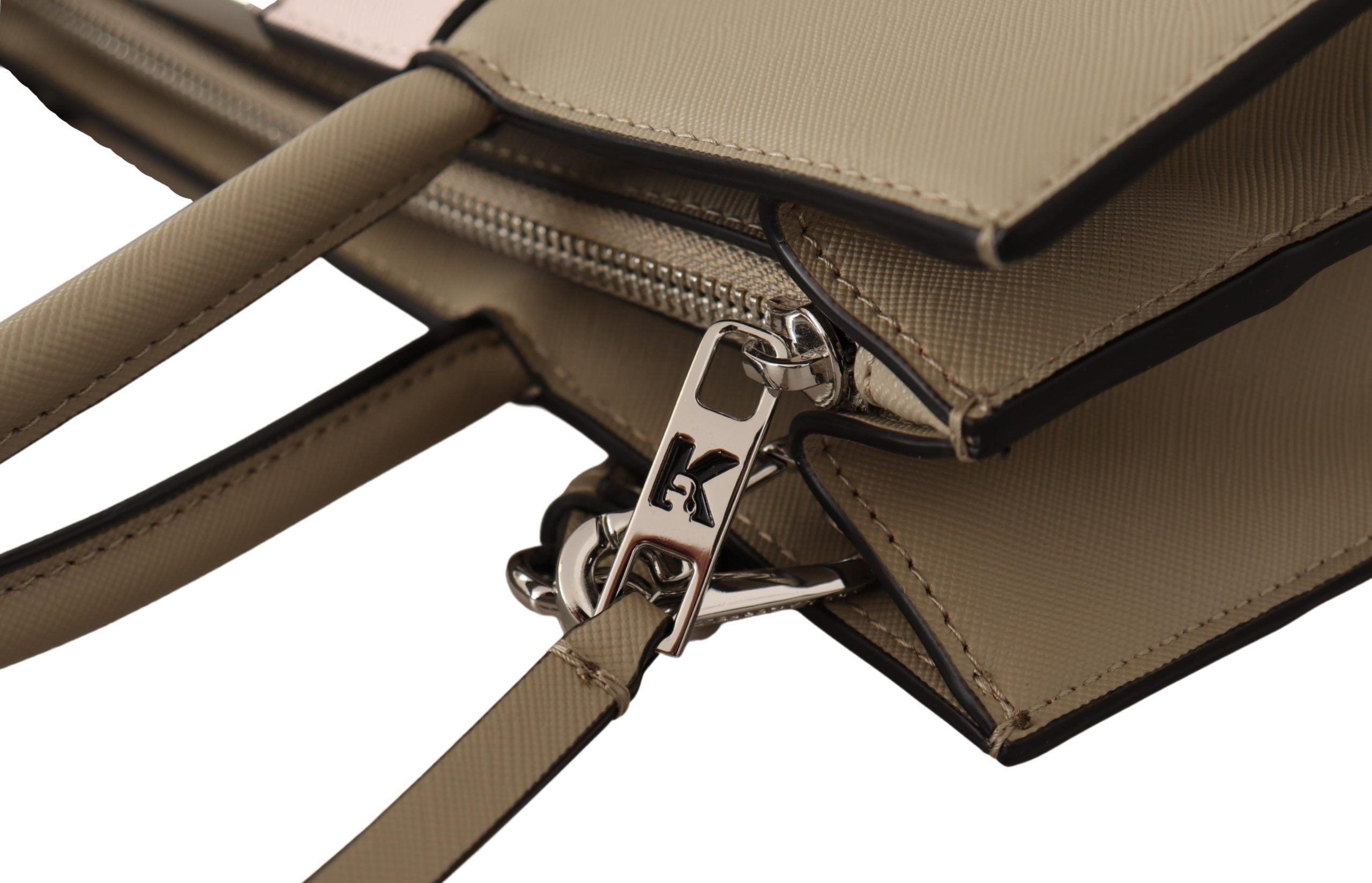 حقيبة كتف أنيقة باللون الأخضر المريمية من كارل لاغرفيلد