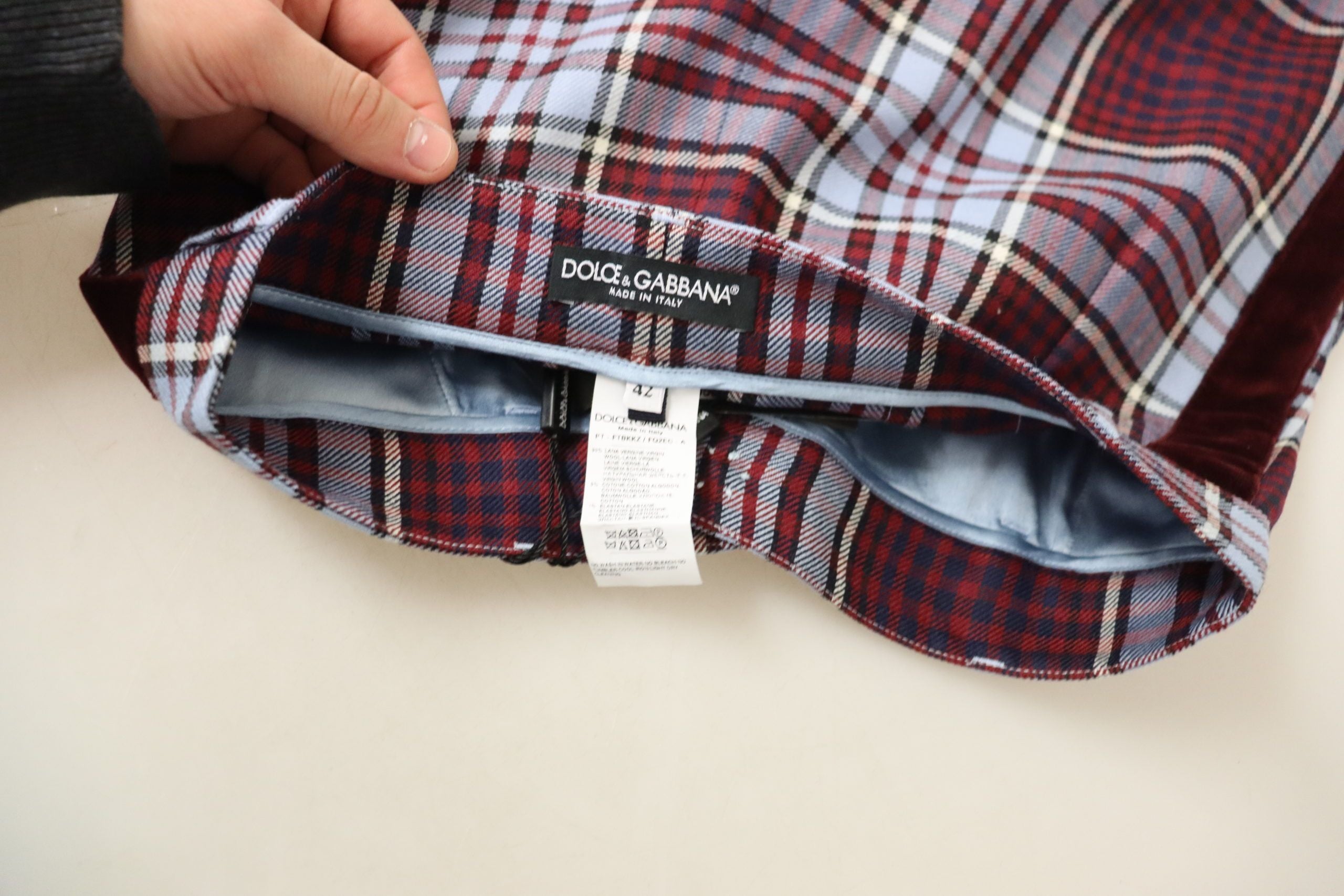 بنطلون دولتشي آند غابانا رمادي منقوش بخصر مرتفع ومقصوص