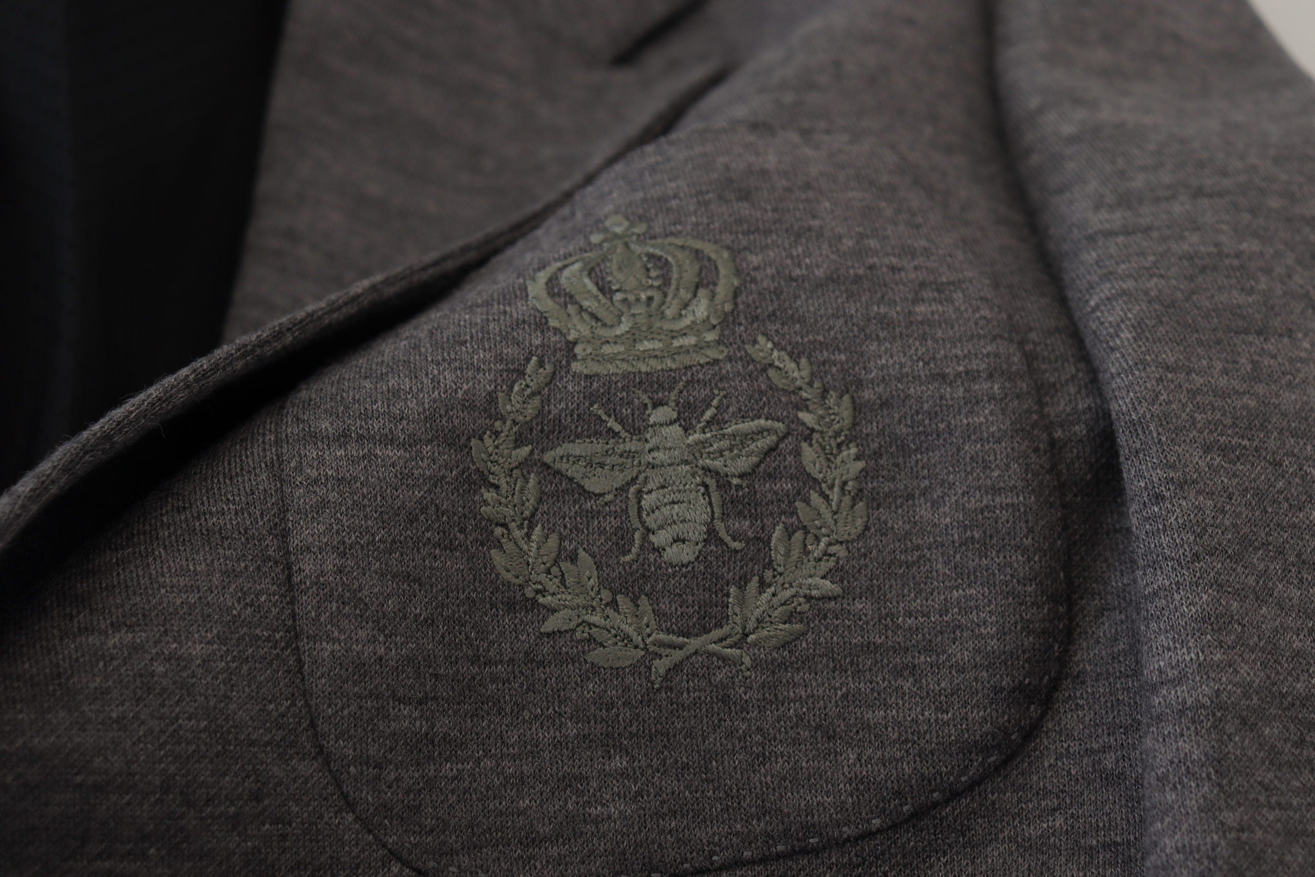 جاكيت بليزر رمادي من الصوف المرن بقصّة Slim Fit من Dolce & Gabbana