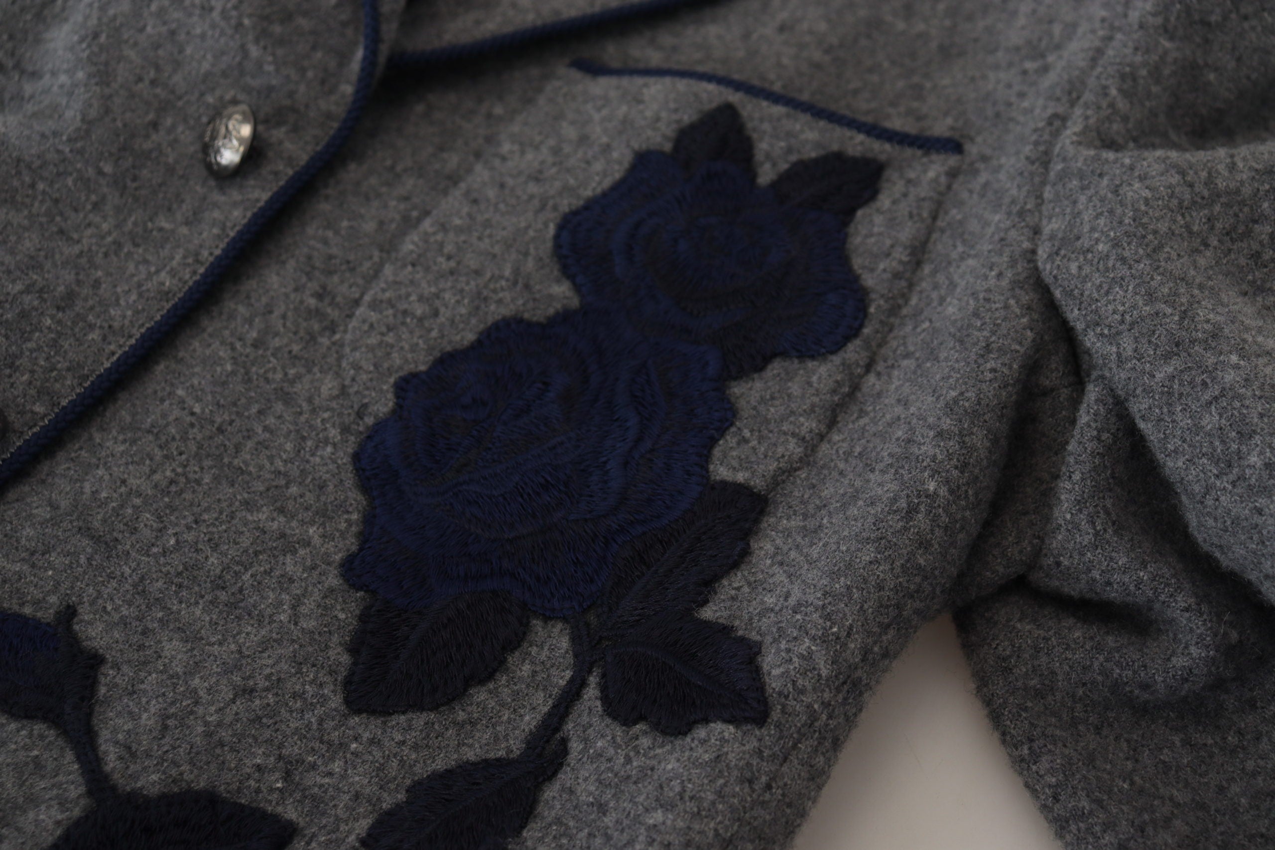 جاكيت بليزر رمادي من الصوف بقصّة Slim Fit من Dolce & Gabbana