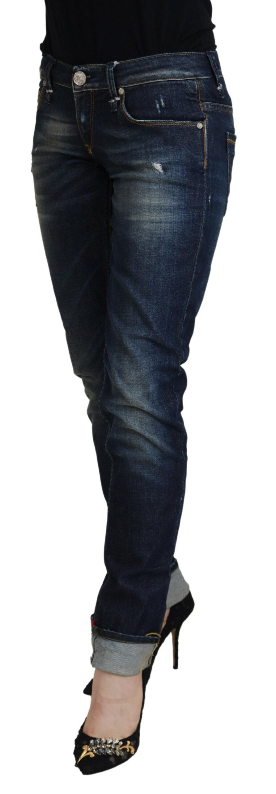 بنطال جينز أنيق بقصّة Slim Fit وخصر منخفض