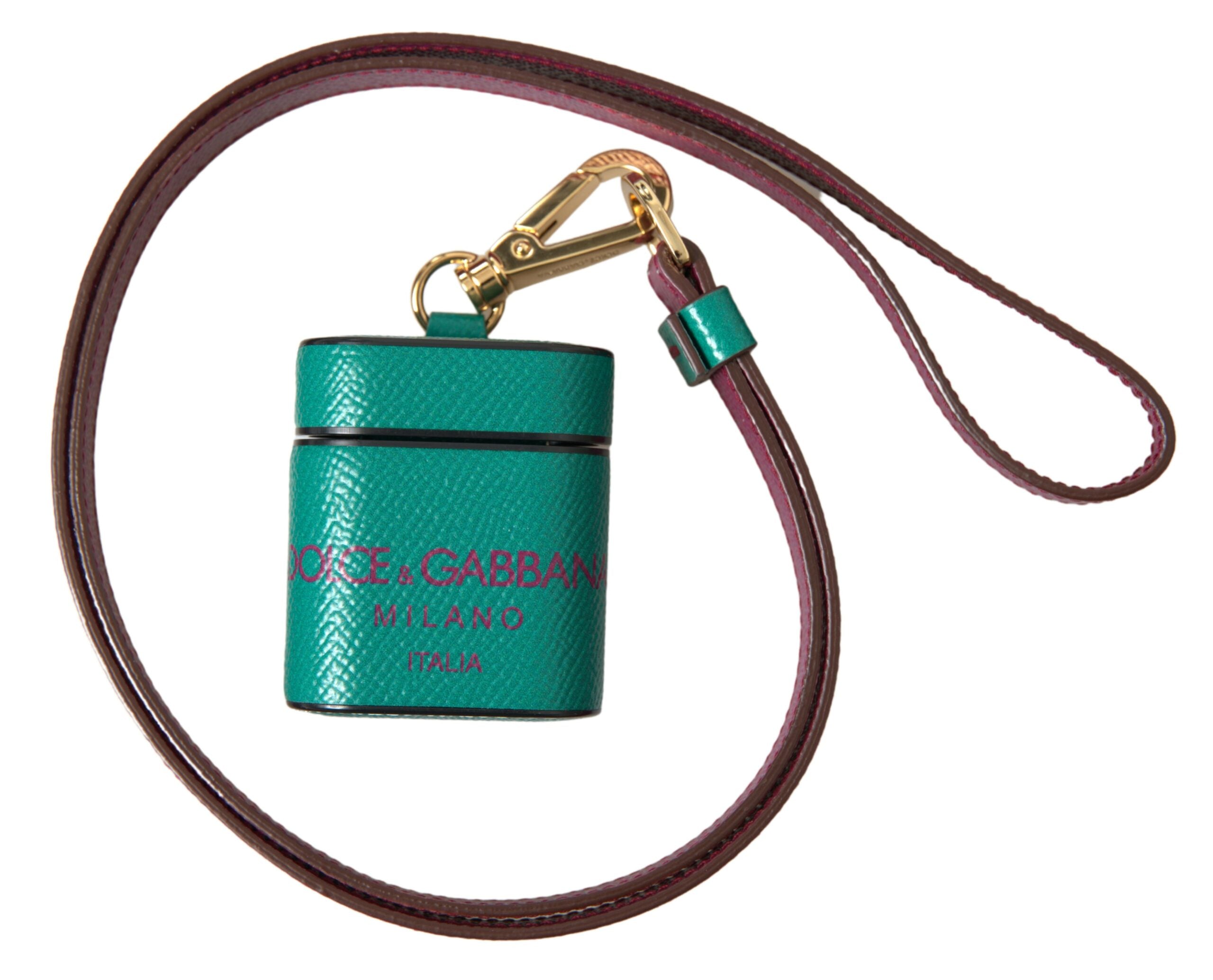 حافظة سماعات Airpods من دولتشي آند غابانا، مصنوعة من جلد العجل باللون الأخضر الكستنائي، بطبعة شعار