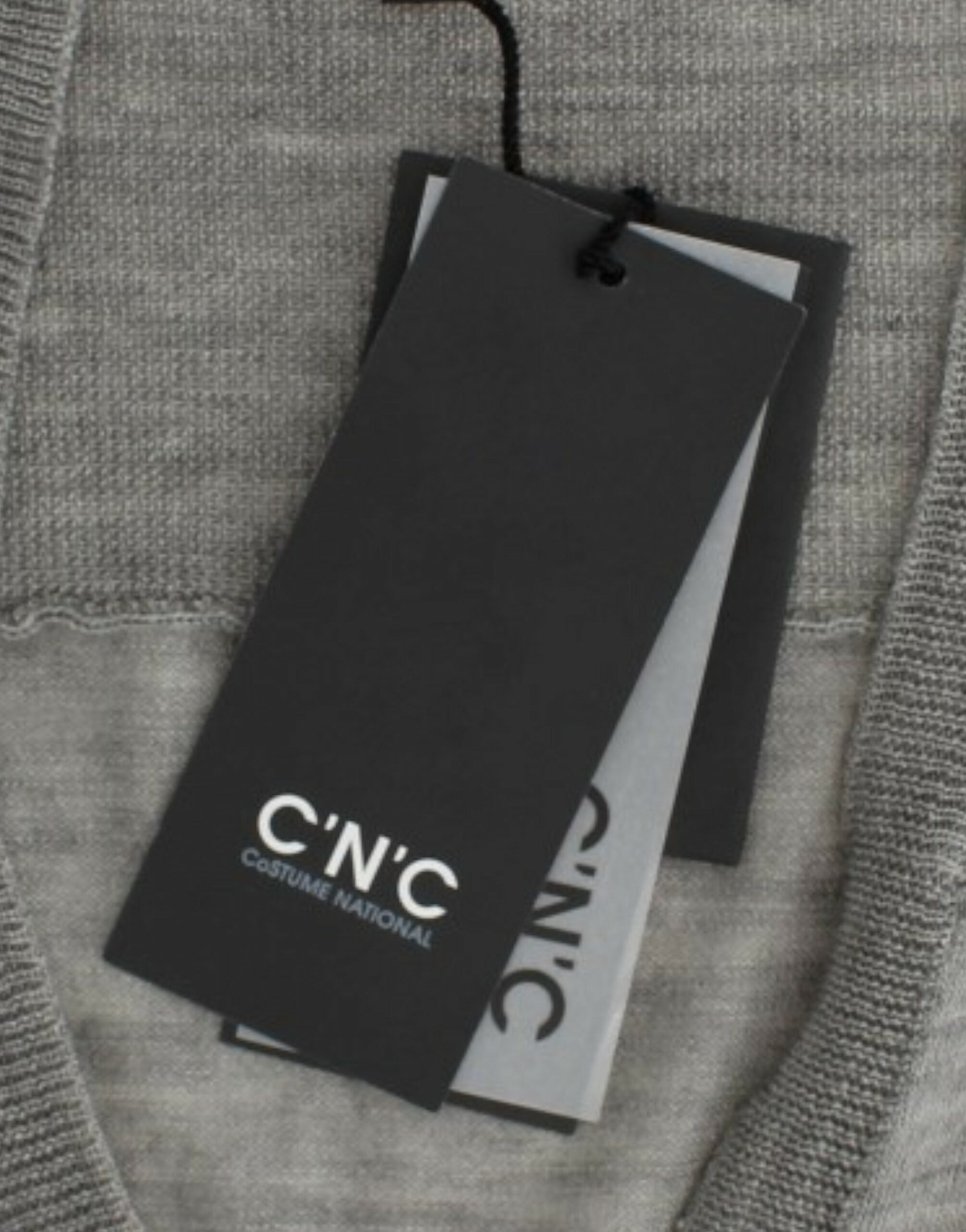 سترة خفيفة الوزن باللون الرمادي من كوستيوم ناشيونال