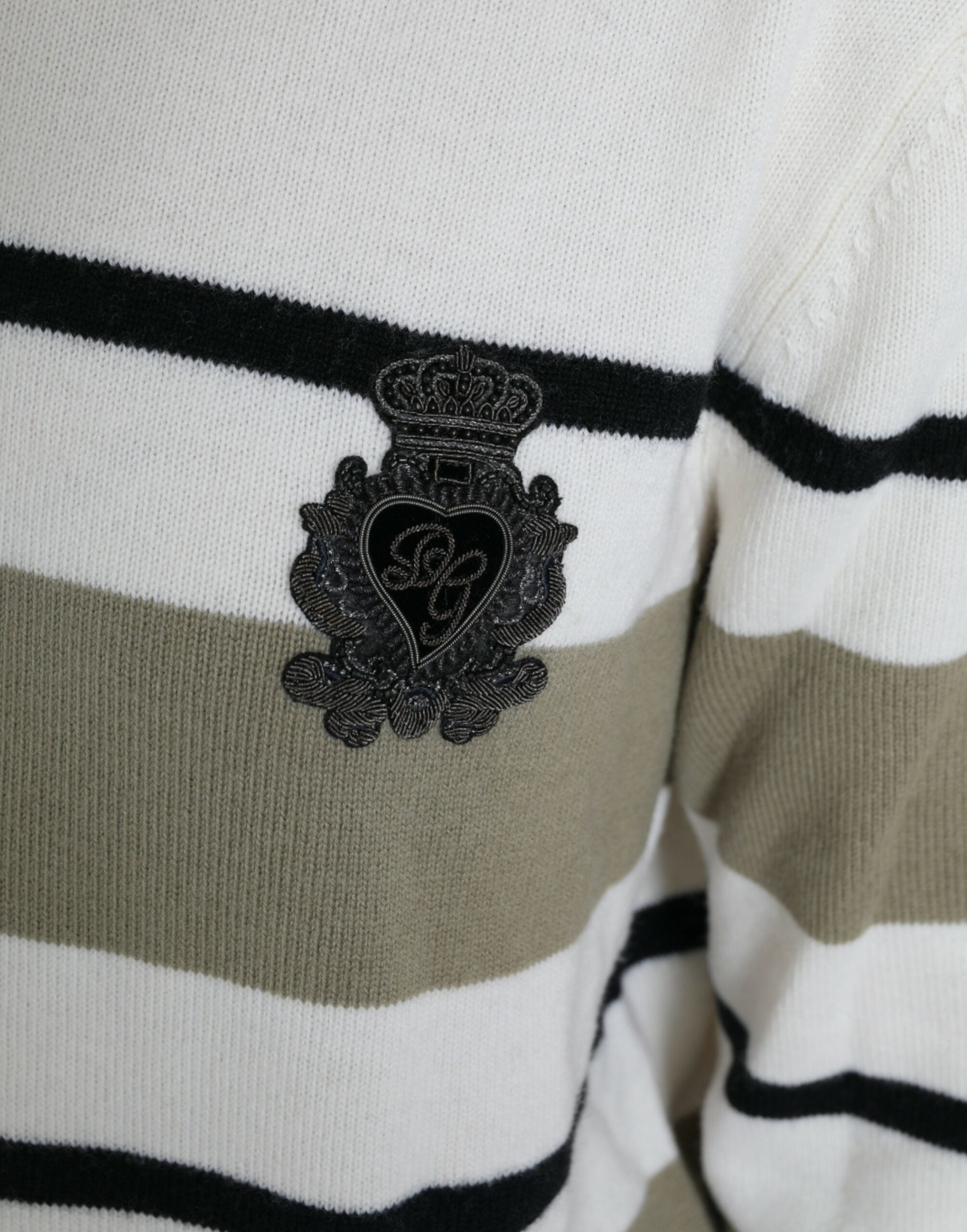 سترة صوفية بخطوط متعددة الألوان وشعار دولتشي آند غابانا