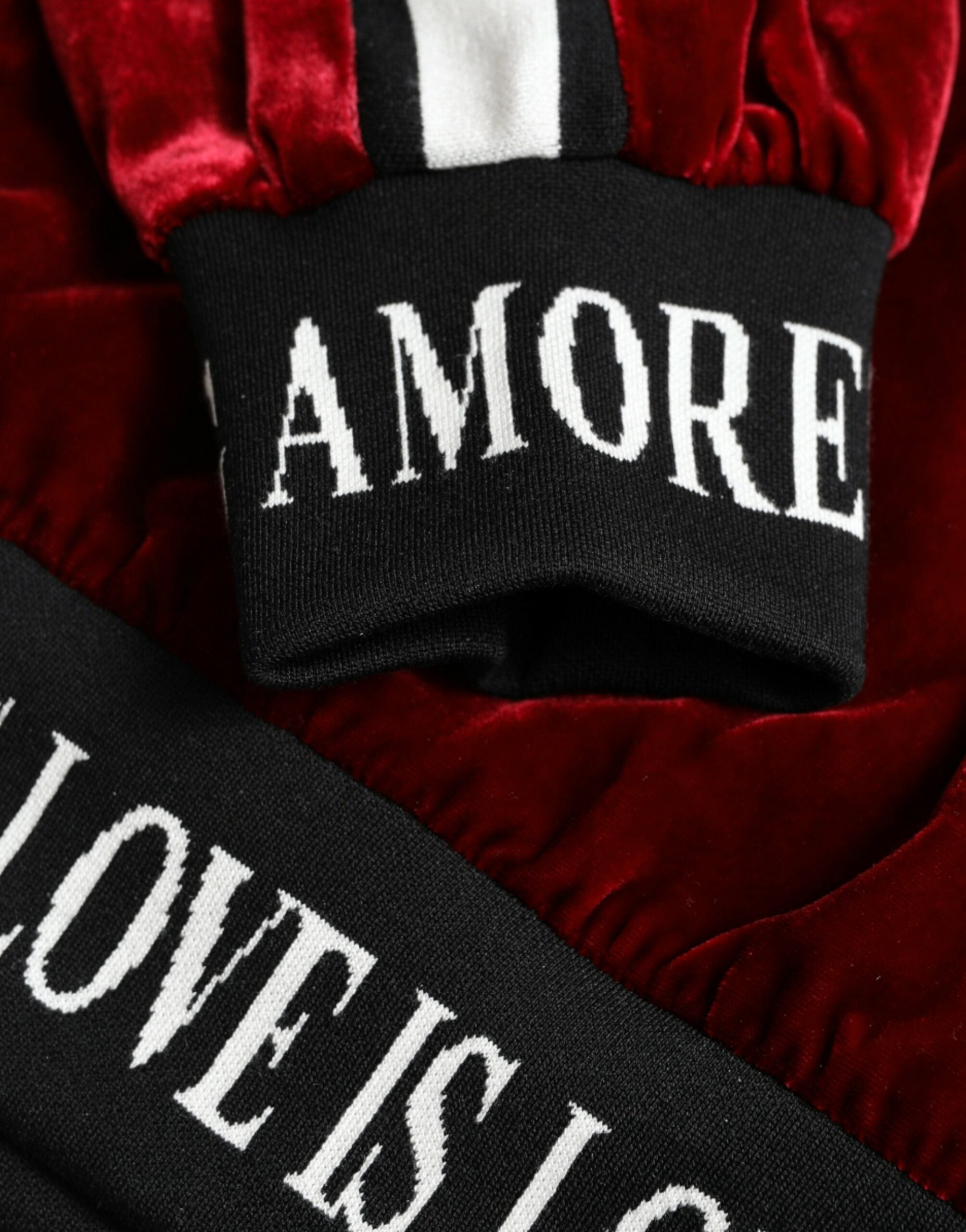 سترة دولتشي آند غابانا بوردو المخملية بياقة دائرية