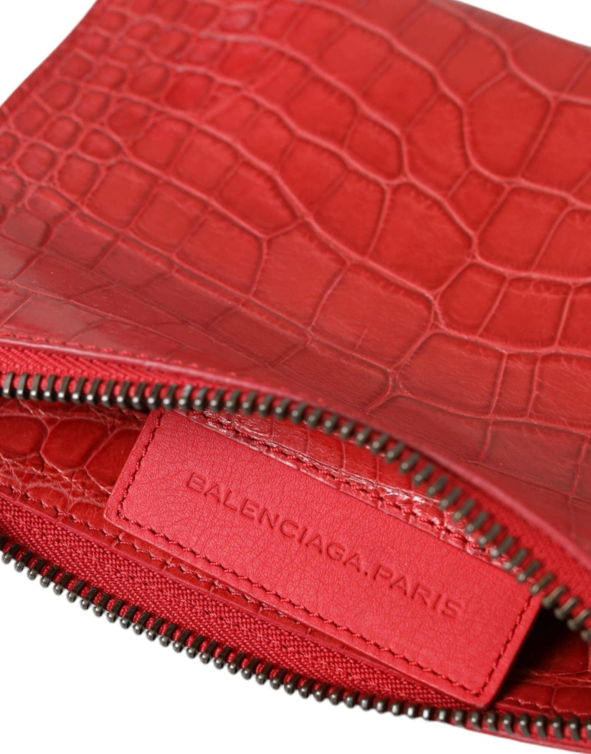 حقيبة يد كلاسيكية من Balenciaga مصنوعة من جلد إكزوتيك أحمر اللون
