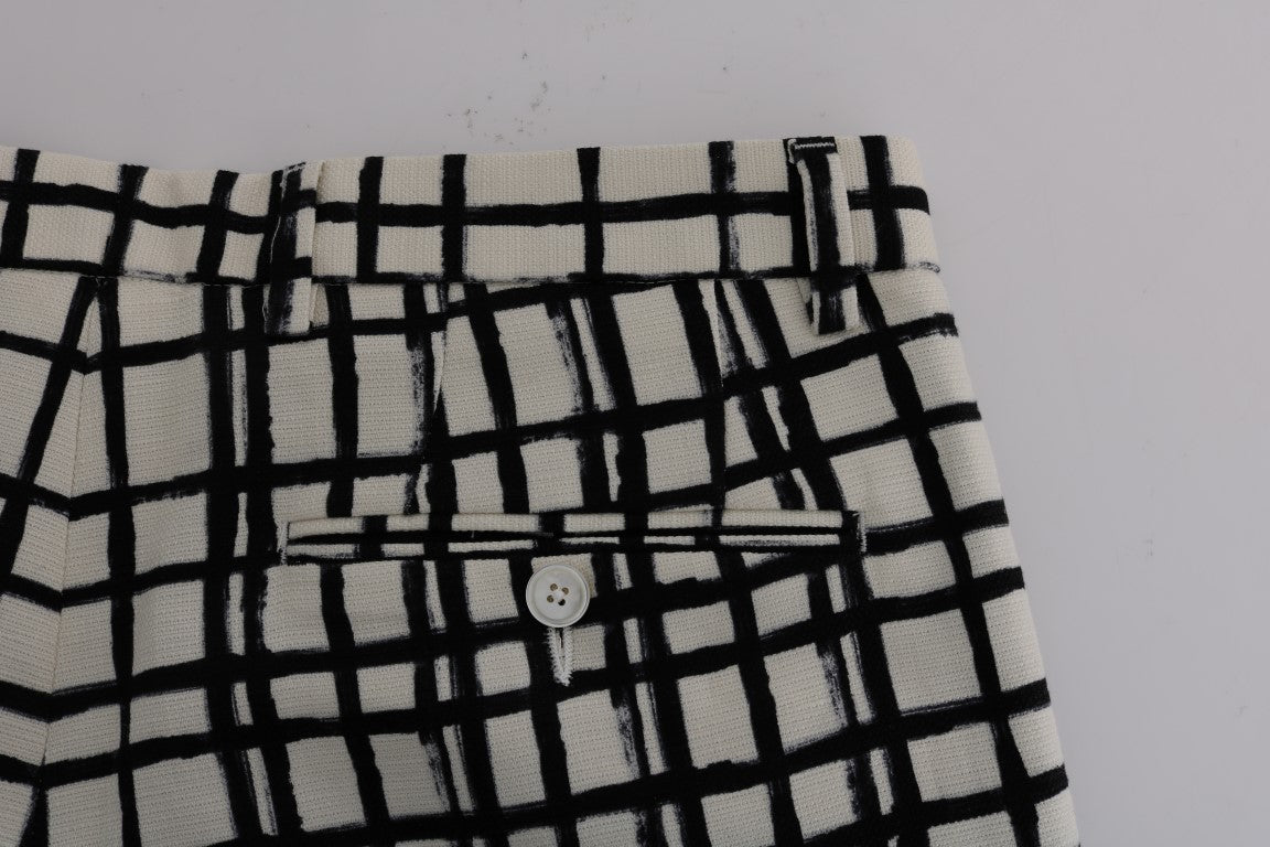 شورت كاجوال مخطط باللونين الأبيض والأسود من دولتشي آند غابانا