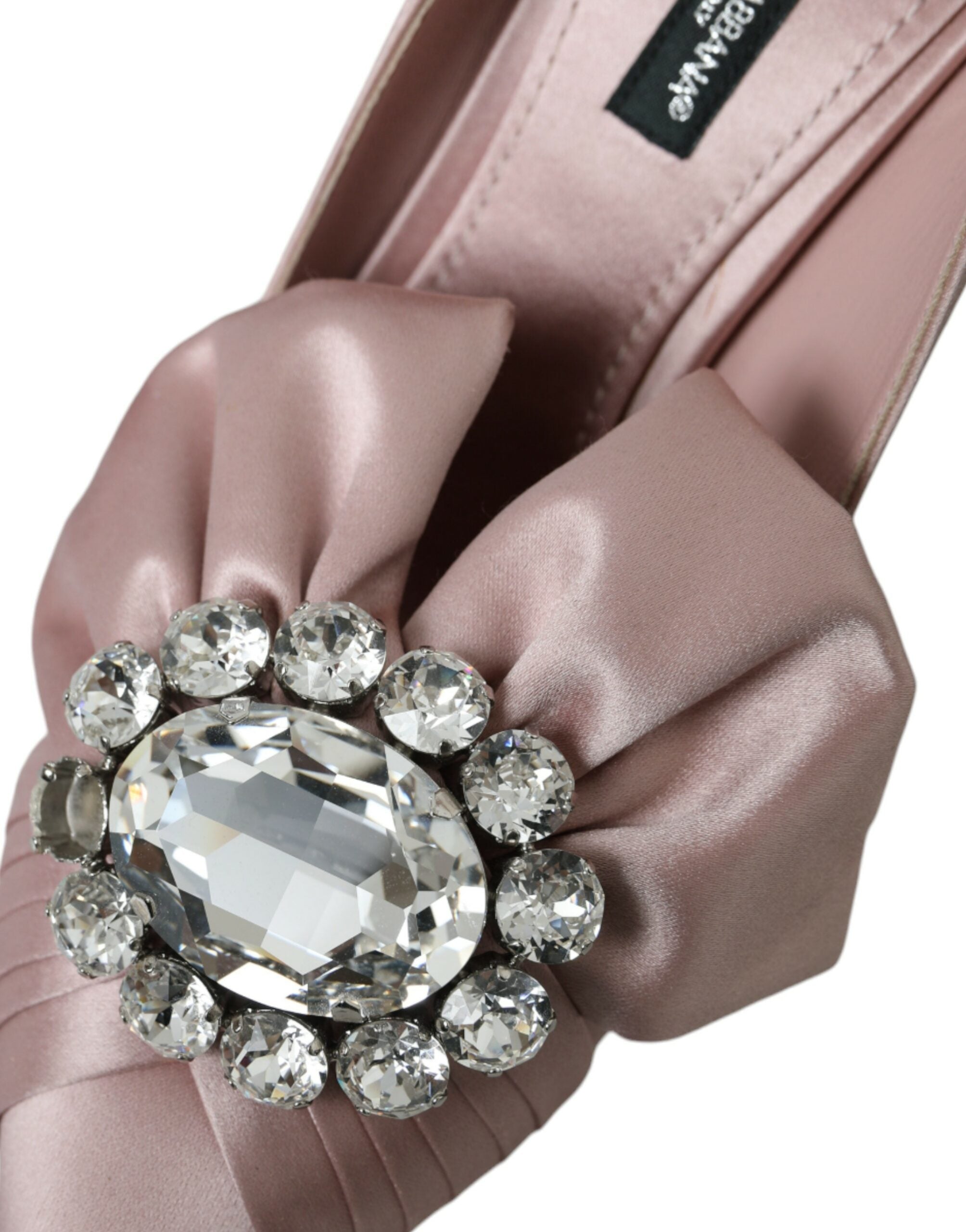 حذاء دولتشي آند غابانا الوردي الساتان الكريستالي بكعب عالٍ