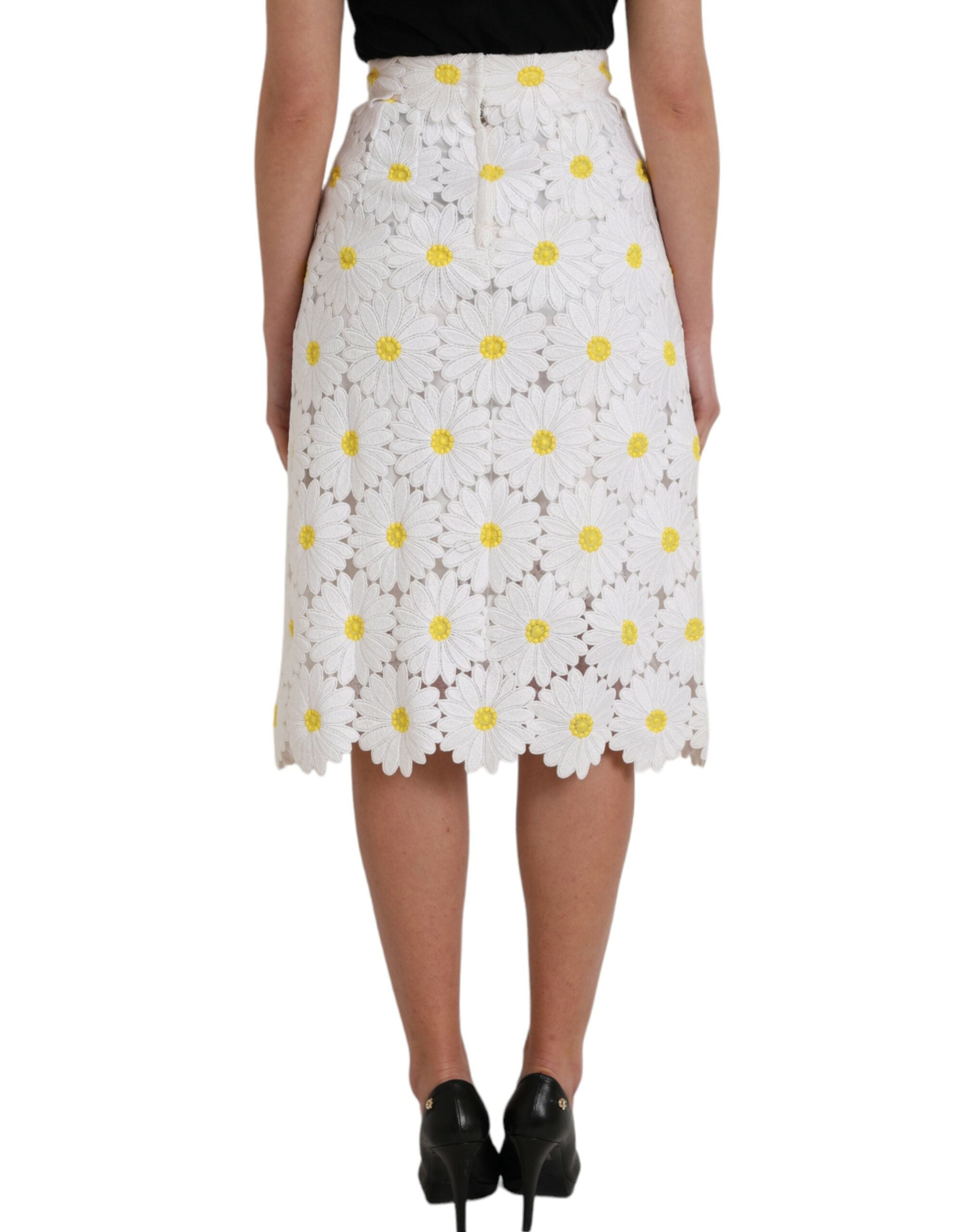 تنورة دولتشي آند غابانا البيضاء المزينة بالزهور من الدانتيل المستقيم