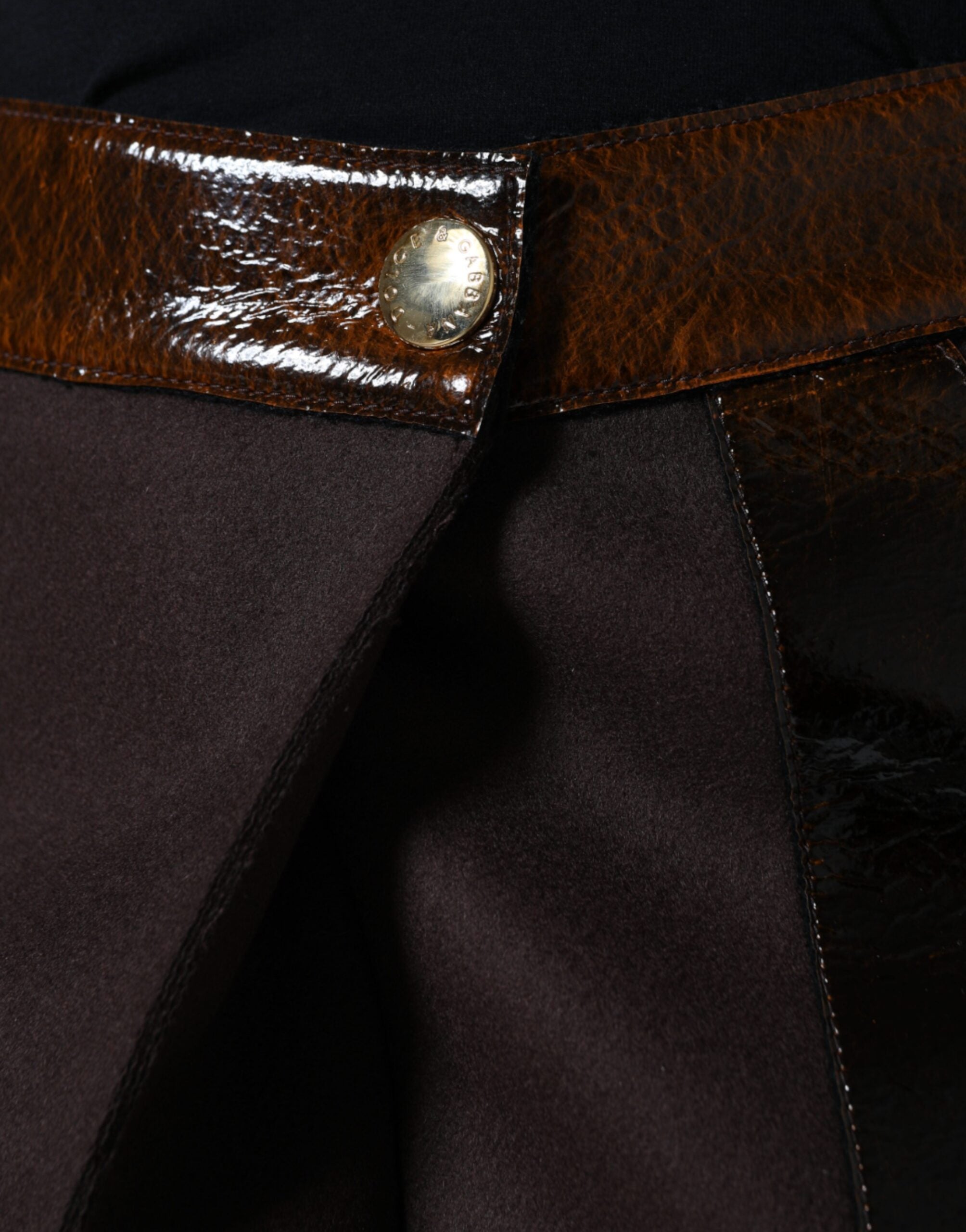 تنورة قصيرة من الصوف البكر البني من دولتشي آند غابانا، متوسطة الخصر، بتصميم حرف A