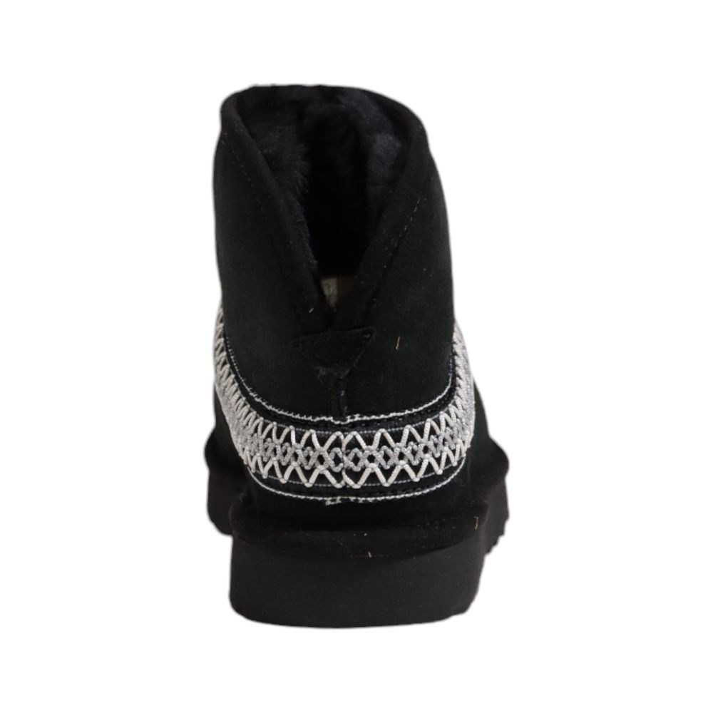حذاء UGG للكاحل من الجلد المدبوغ باللون الأسود