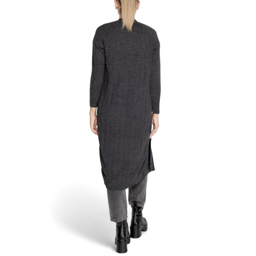 كارديجان مارابو رمادي فقط