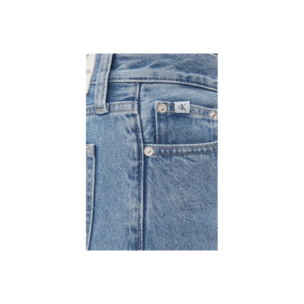 بنطلون جينز Calvin Klein Jeans أزرق فاتح من القطن بقصة مريحة