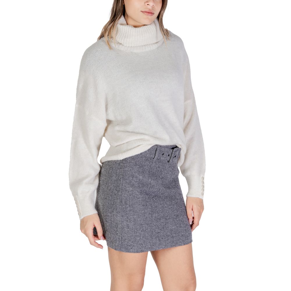 قميص إيتشي كريم مارابو ذو الياقة المدورة