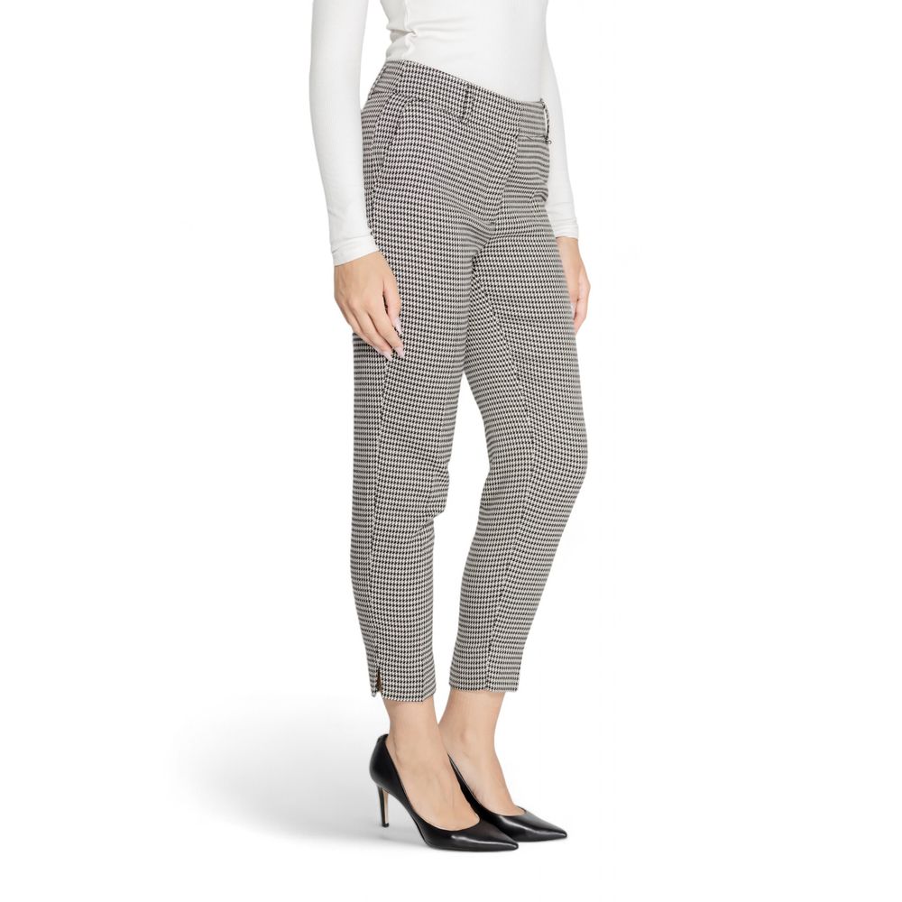 بنطلون بوليستر أسود فقط