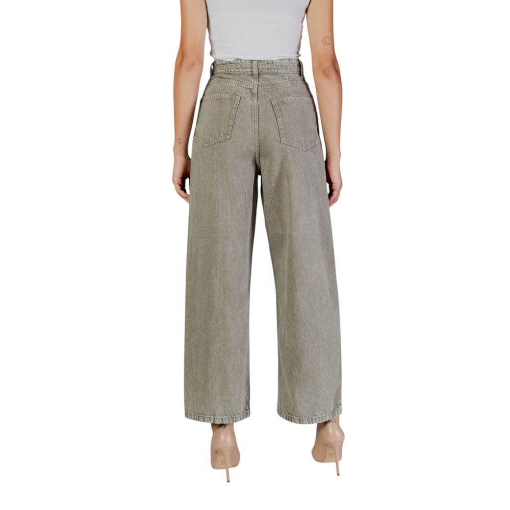 بنطال جينز قصير من القطن باللون الأخضر فقط