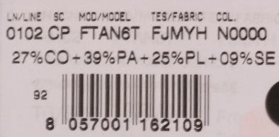 شورت كابري أسود من دولتشي آند غابانا بخصر عالٍ من البروكار الأسود