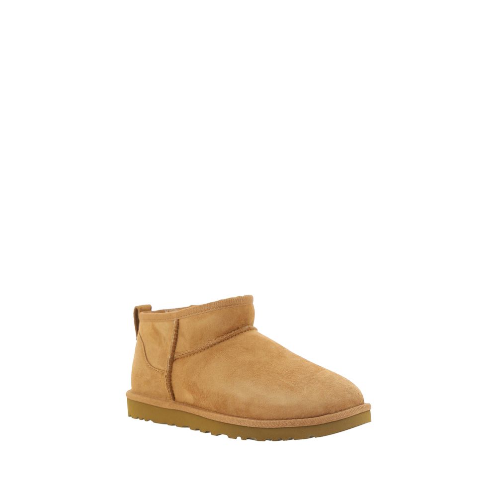 حذاء UGG Ultra Mini للكاحل