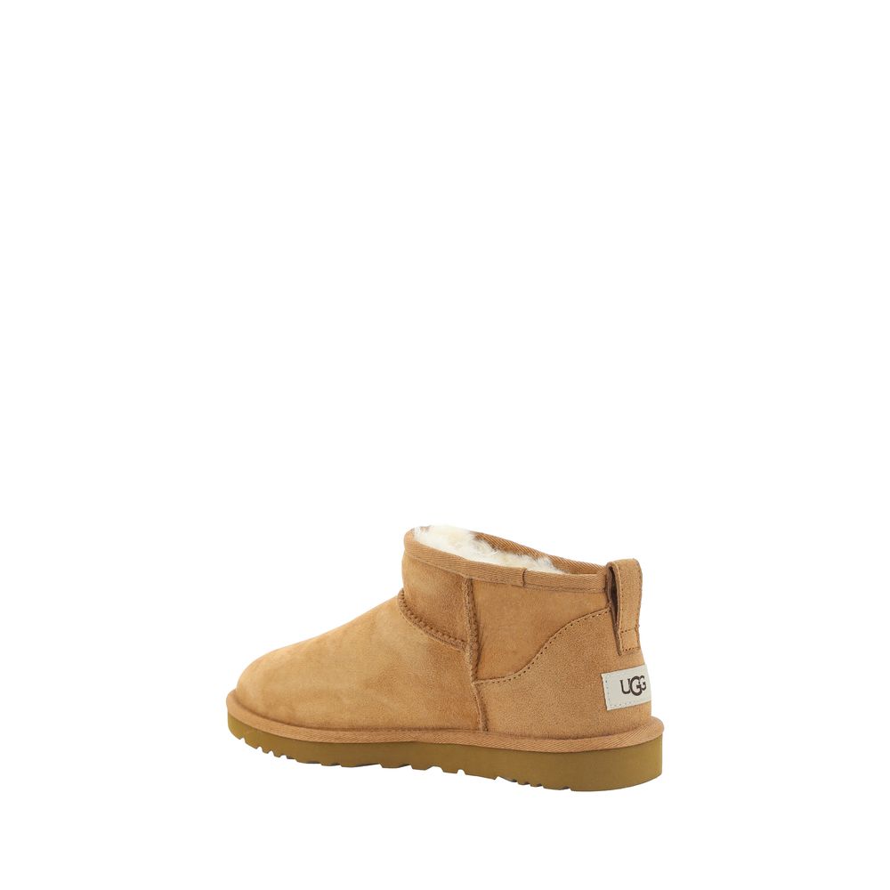 حذاء UGG Ultra Mini للكاحل