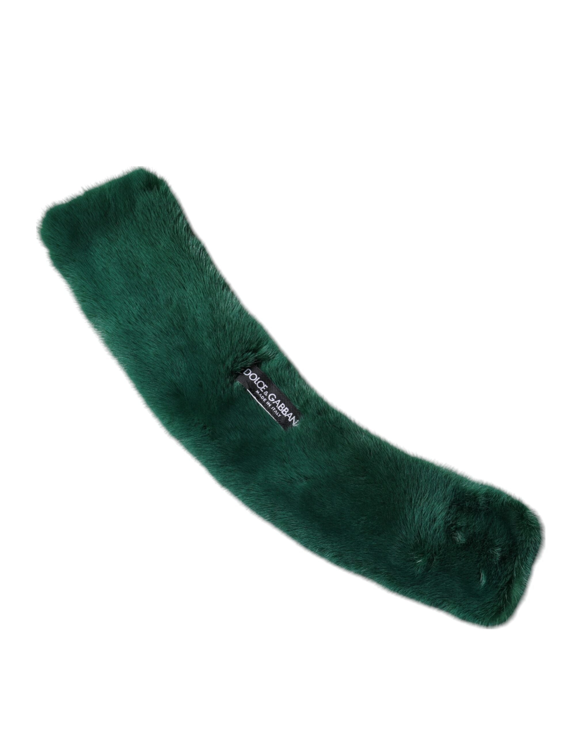 وشاح نسائي من دولتشي آند غابانا بياقة من فرو المنك الأخضر