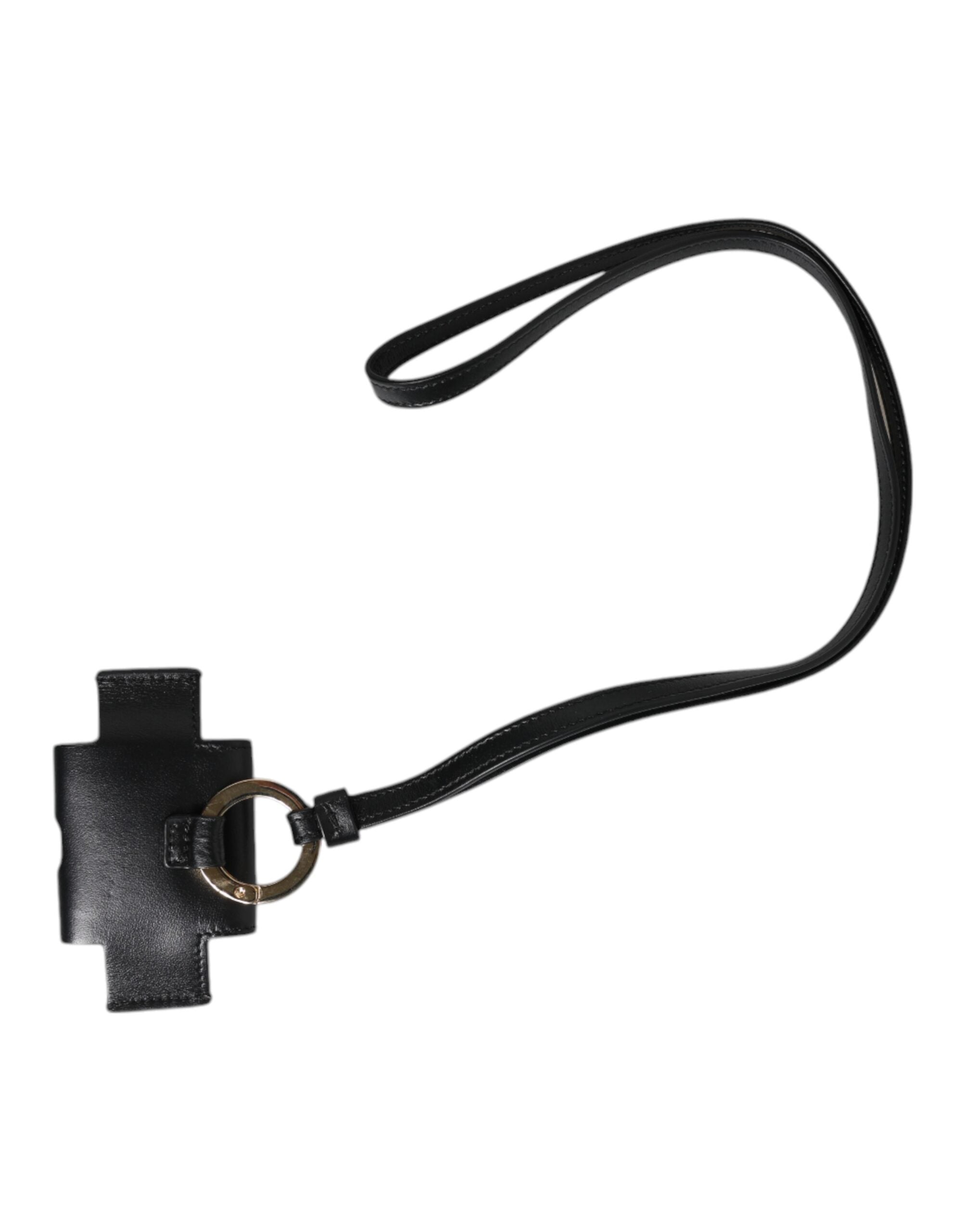 حافظة سماعات Airpods من دولتشي آند غابانا، بحزام جلدي أسود، ولوحة معدنية ذهبية بشعار دولتشي آند غابانا