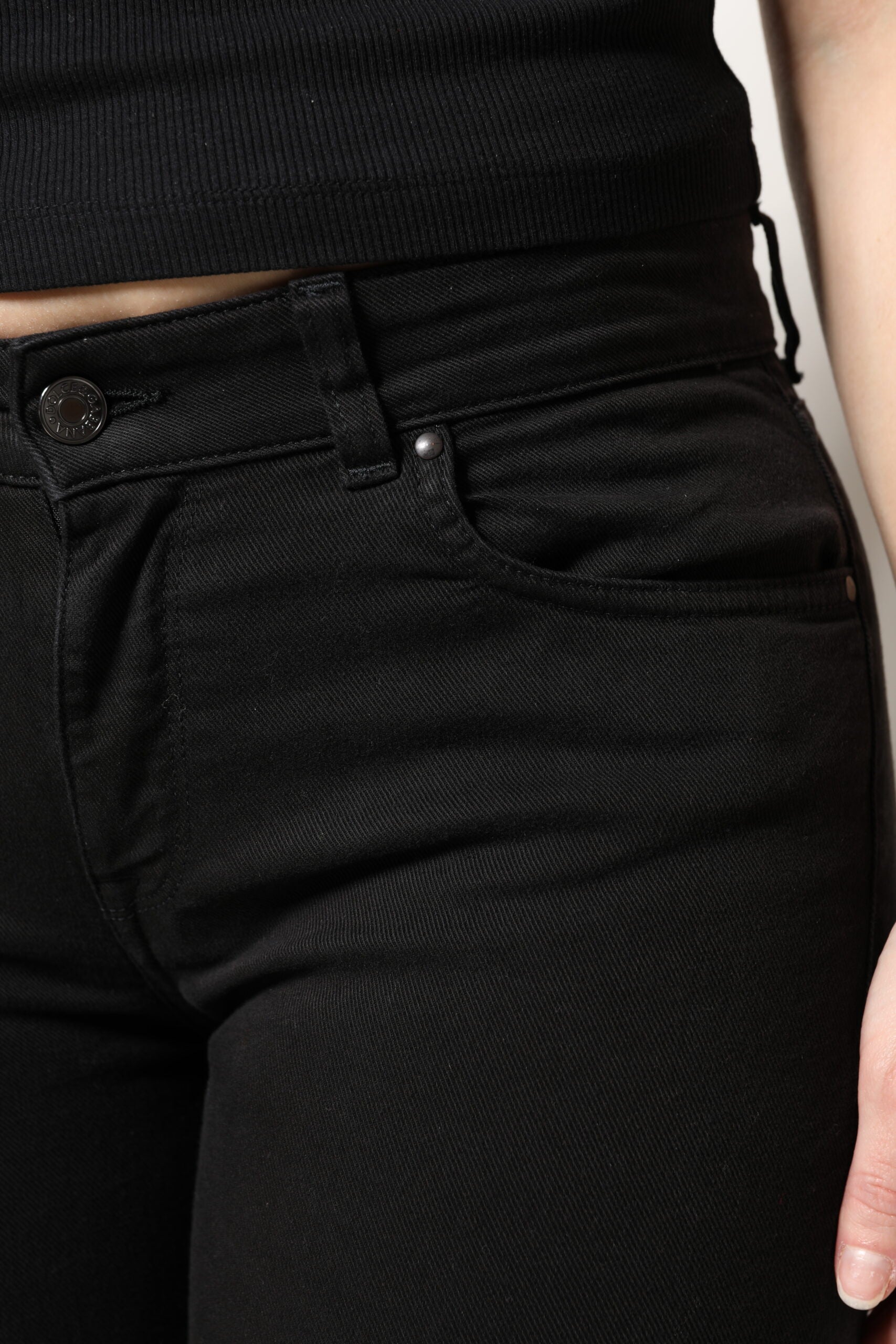 بنطلون جينز ضيق متوسط الخصر من دولتشي آند غابانا، أسود من القطن