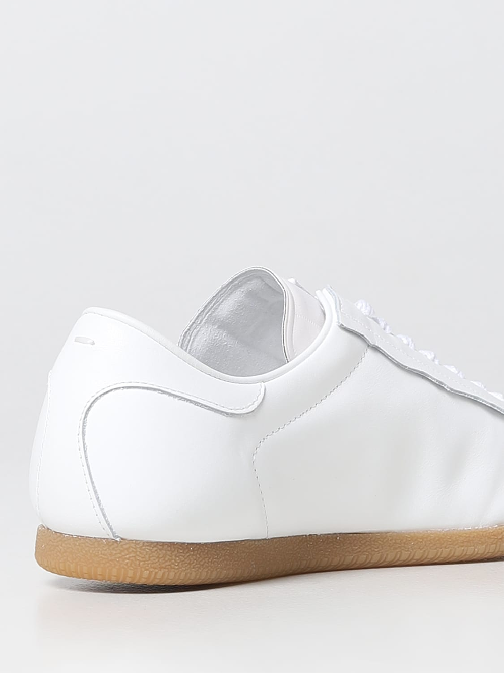 حذاء رياضي خفيف الوزن من الجلد والشمواه من Maison Margiela