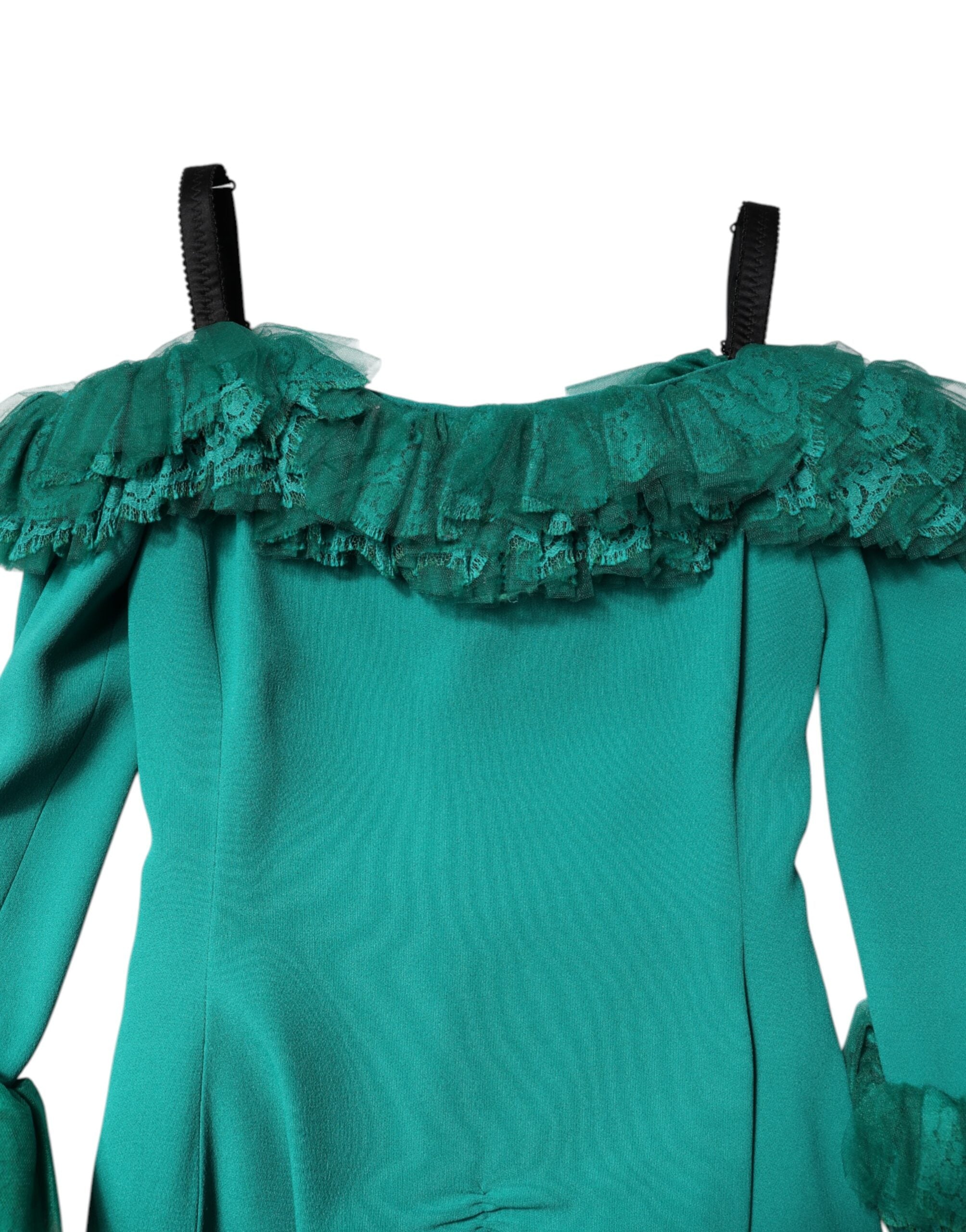 فستان دولتشي آند غابانا قصير من الدانتيل الأخضر مكشوف الكتفين