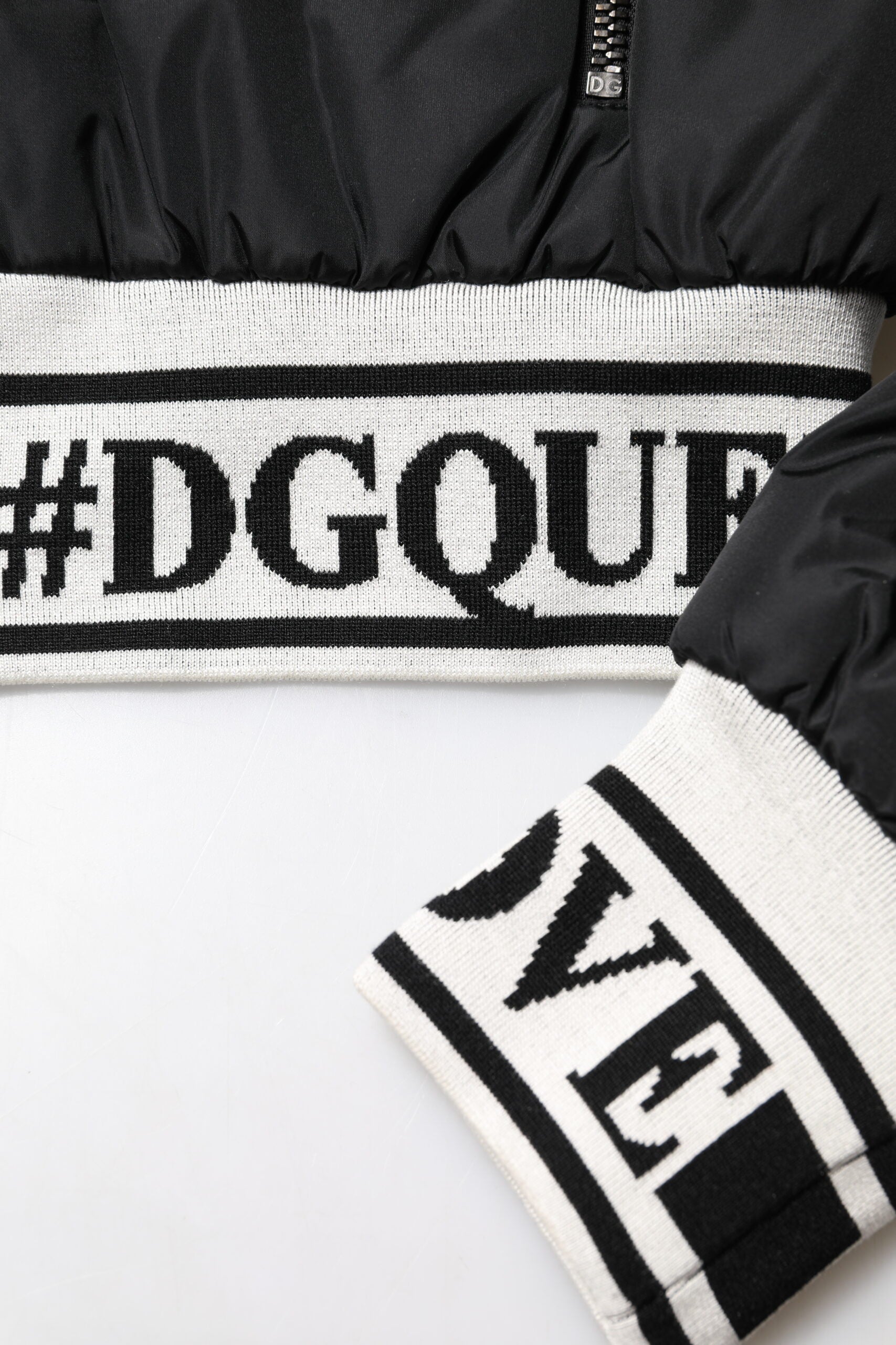 جاكيت بومبر من النايلون الأسود من دولتشي آند غابانا #DGFamily بسحاب كامل